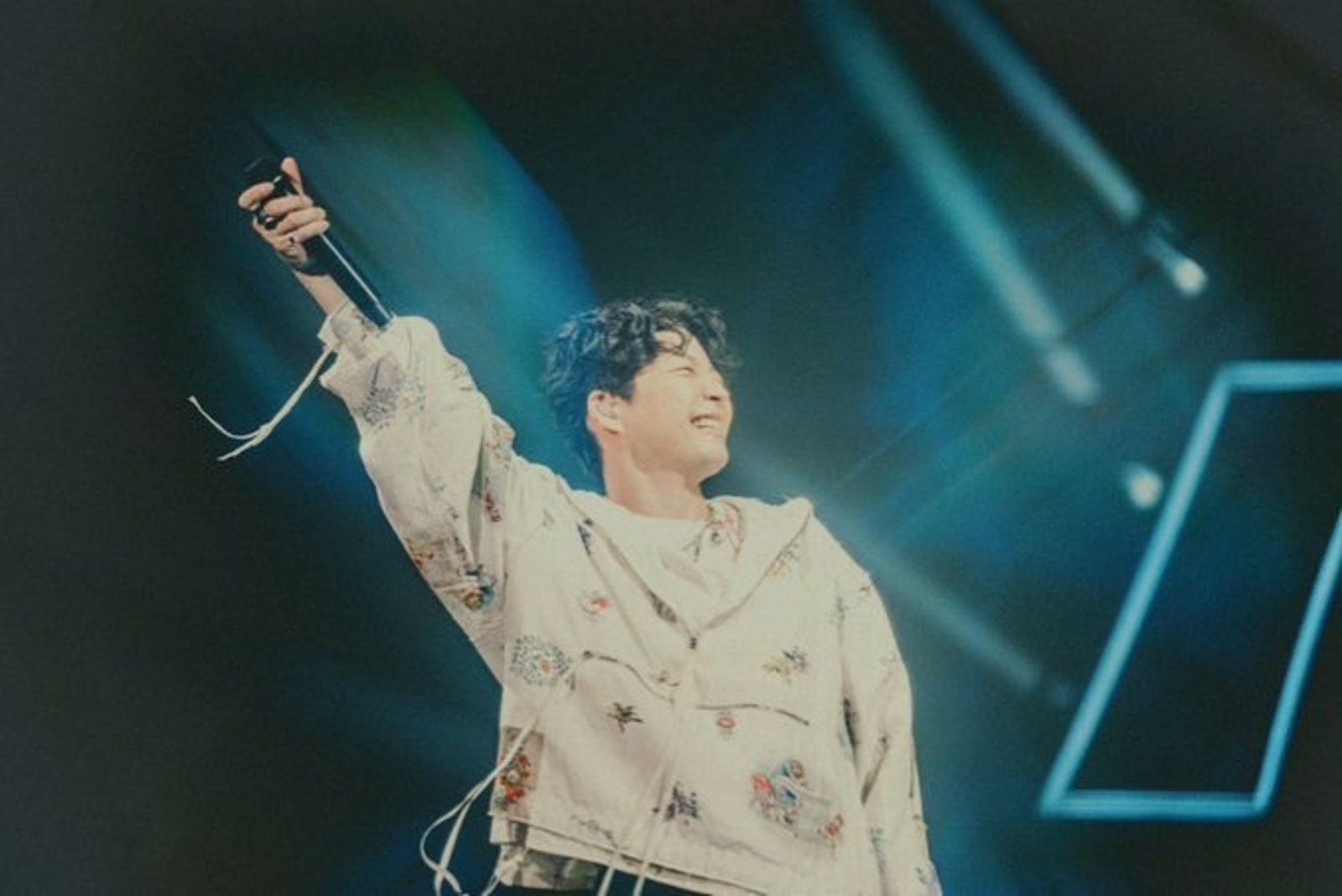 星野源與「國民老婆」新垣結衣結婚4年，能演能唱的他，將在八月底在台連唱兩天。翻攝星野源官方X