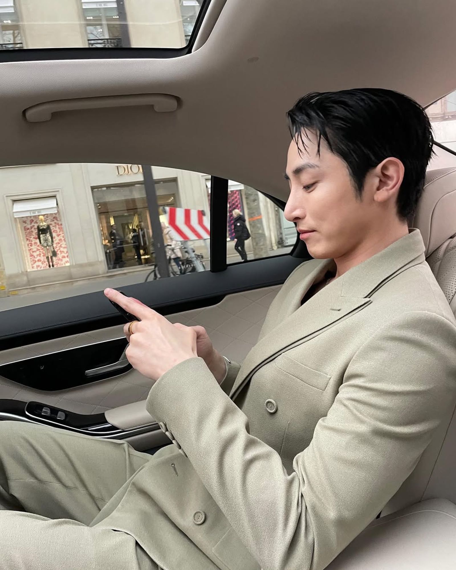 李洙赫很愛上網看粉絲留言。翻攝IG@leesoohyuk