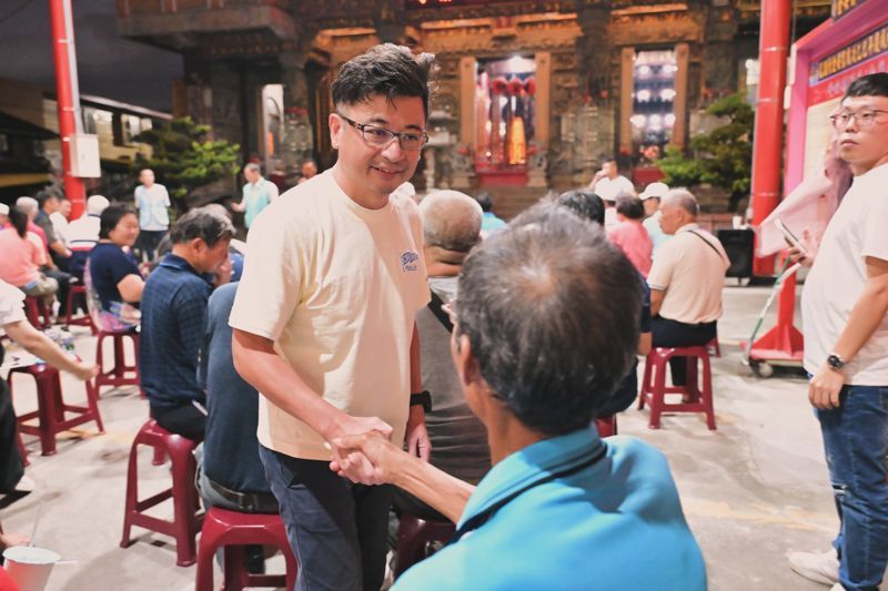 法官認定「居犯罪支配上位」　彰化議長謝典霖與父親謝新隆遭收押禁見　母鄭汝芬100萬交保