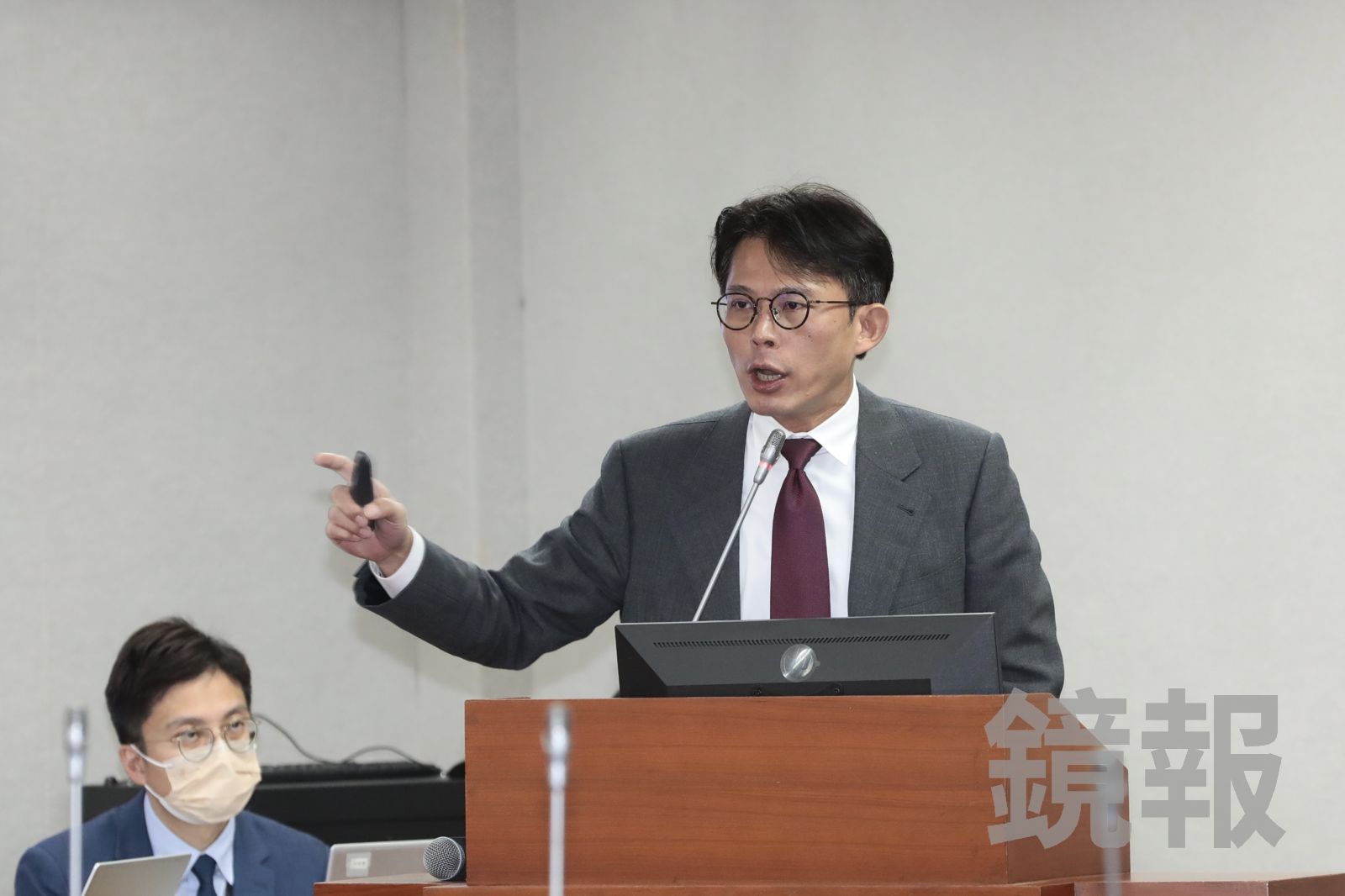 不小心攜出機密資料！黃國昌稱「主動發現繳回」　王定宇：國防部軍官追回