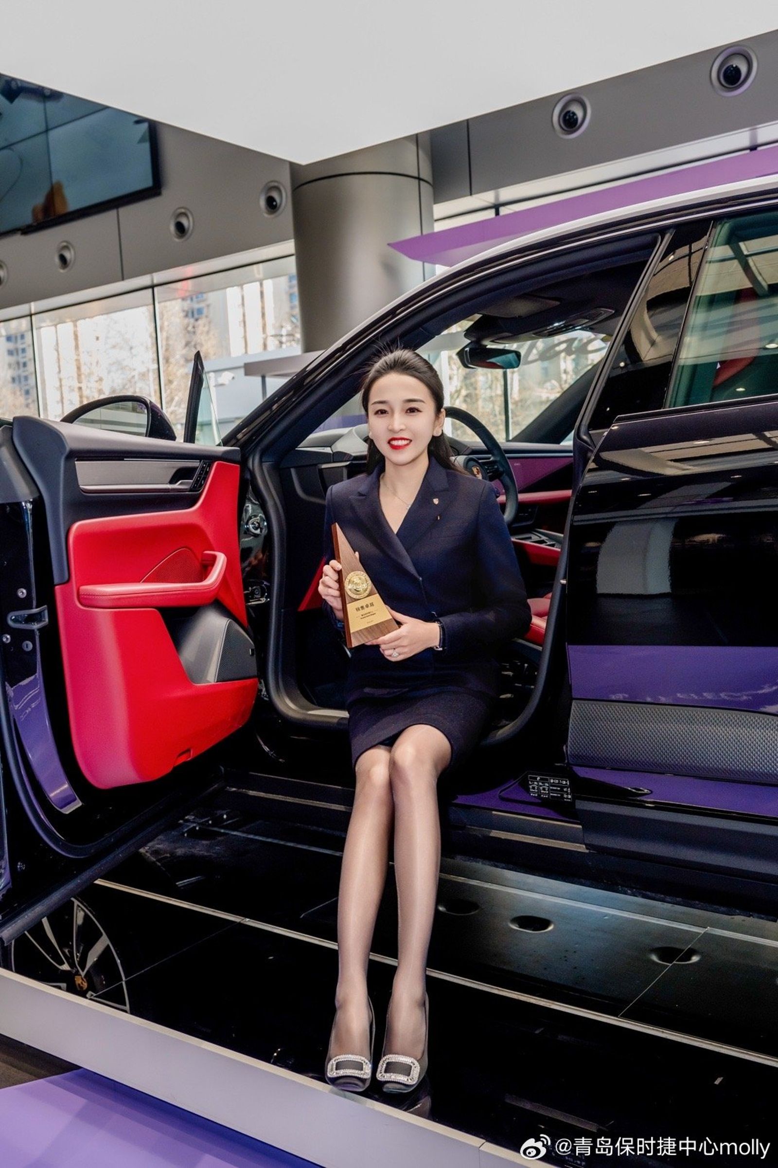 青島保時捷銷售冠軍。圖／翻攝自微博／青島保時捷中心molly