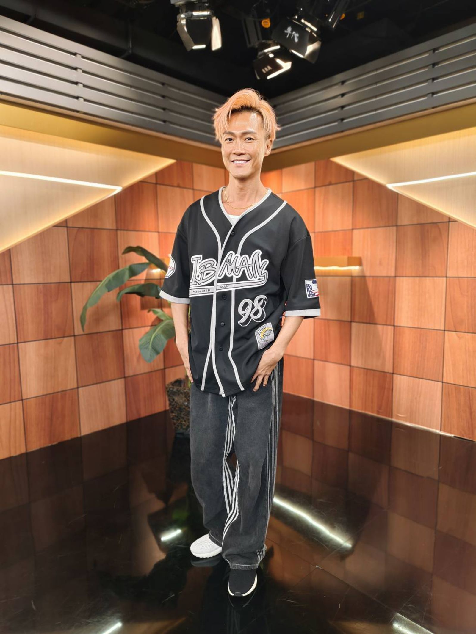 林俊逸近期登上節目《聚焦2.0》為演唱會《逸行者》做宣傳。年代提供