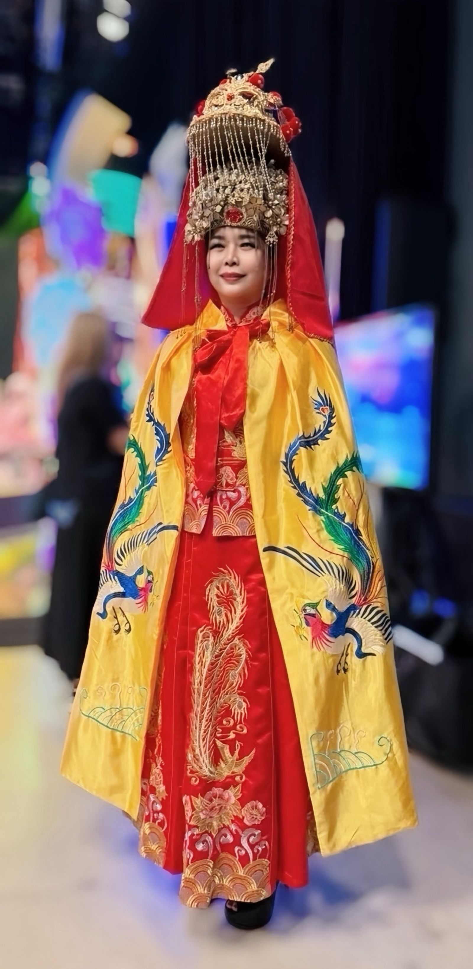 陳衣宸在《超級冰冰Show》扮媽祖唱〈聖母媽祖〉。長興影視提供