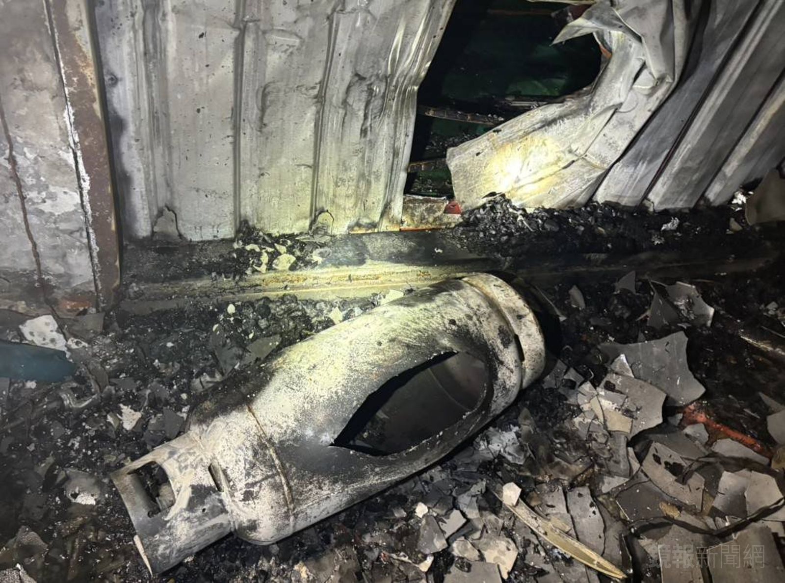 火警現場的瓦斯桶。警方提供