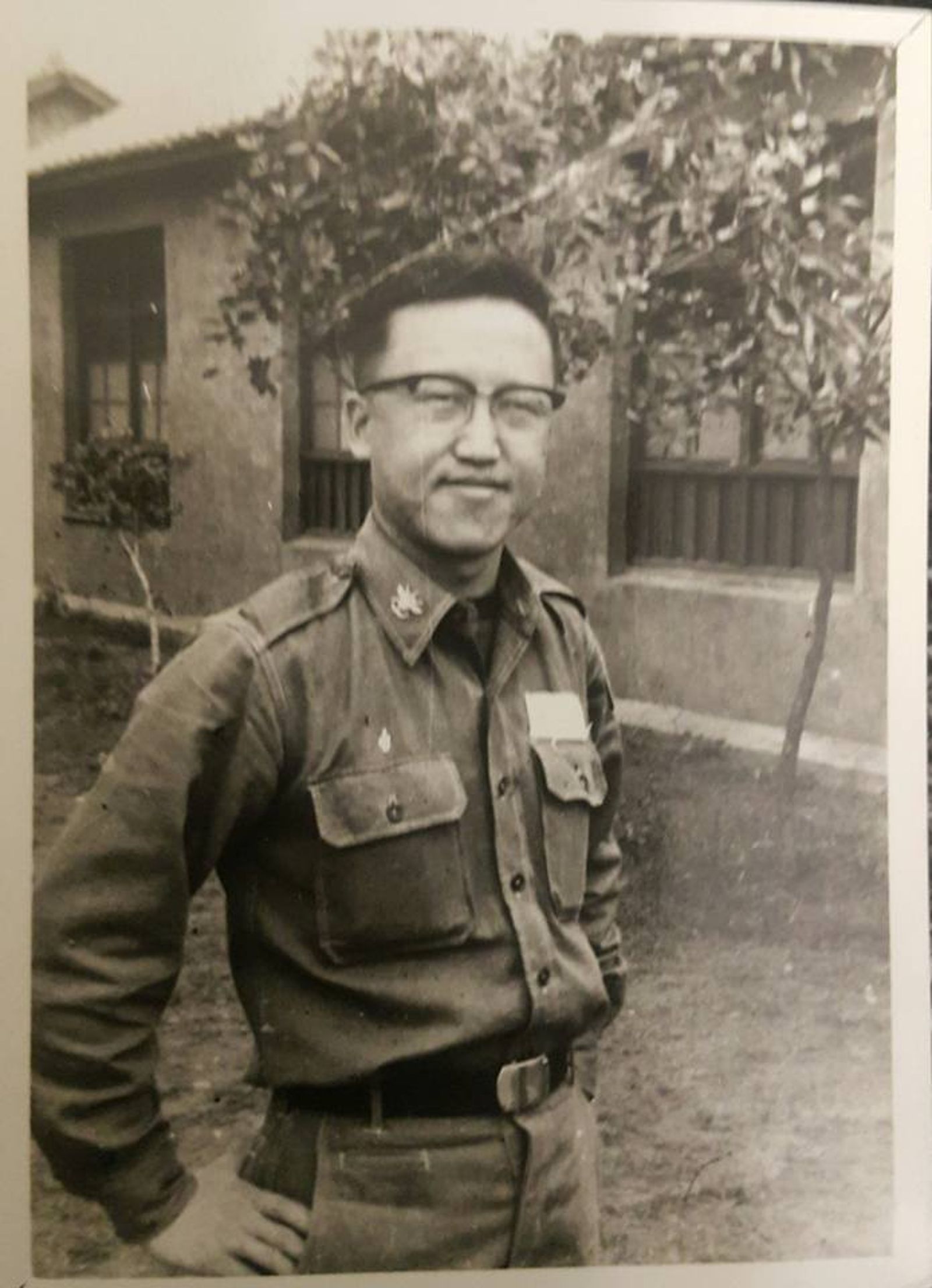 黃瑩年輕時在成功嶺擔任指導員。翻攝黃瑩臉書