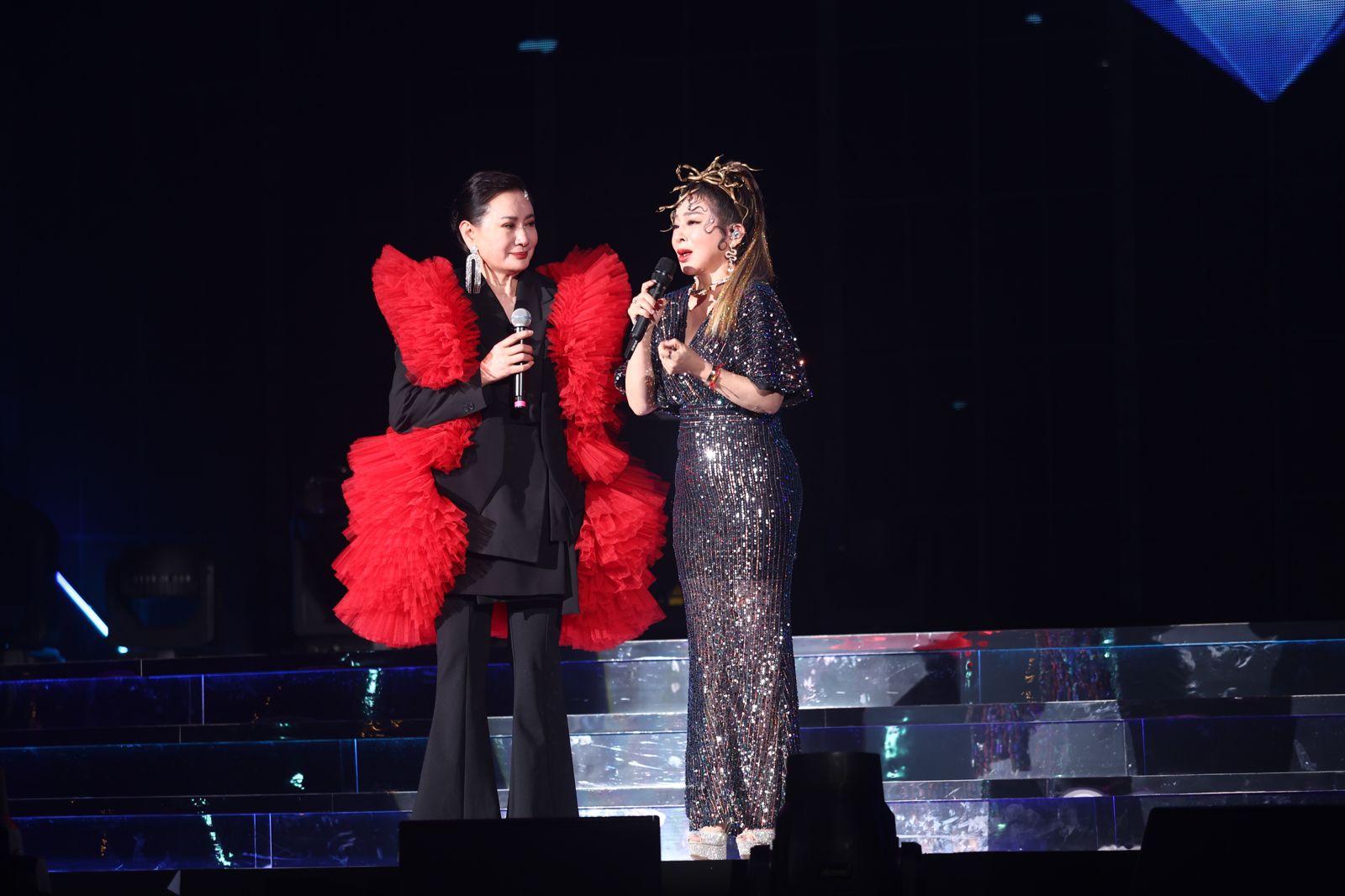 陳亞蘭、王彩樺與豬哥亮跨時空對話忍不住紅眼眶。高雄流行音樂中心提供