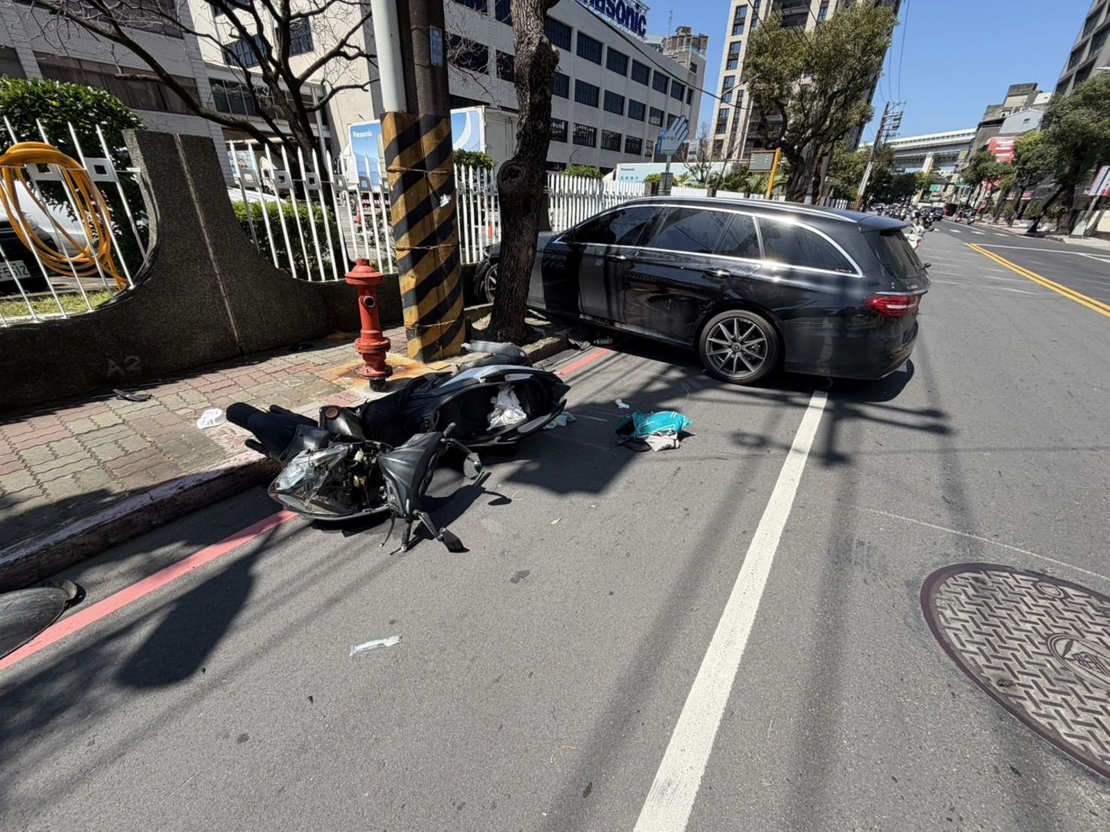 惡劣中和男酒駕兼毒駕！恐攻式開車　衝撞騎士還不停...車頭撞牆才停止