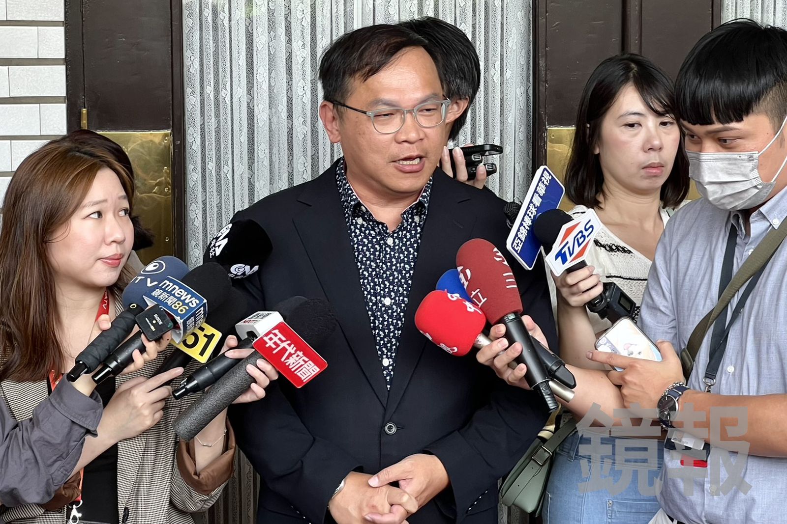 王義川揭跟監黑手疑與黃國昌有關　吳靜怡轟：吹哨者居然變監控者？