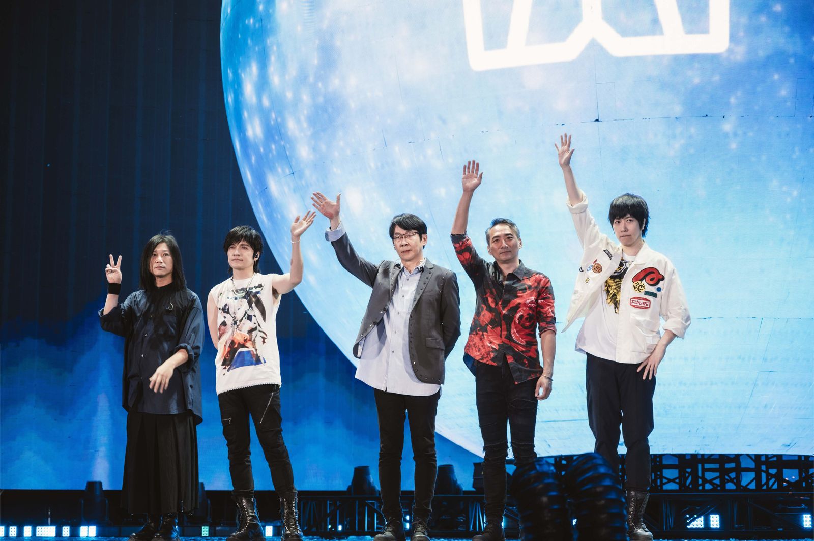 五月天石頭難敵心魔！一見「牠」嚇得拔腿就跑還撞到門