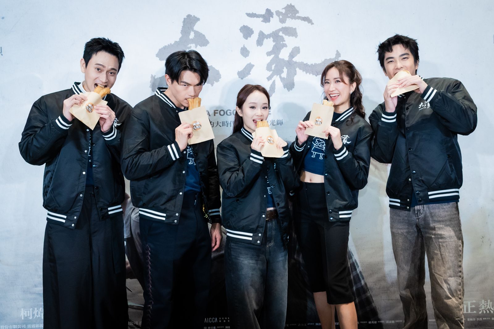 方郁婷自爆《大濛》7刷！陳玉勳當眾虧「自戀」　柯煒林34歲在台慶生暖哭