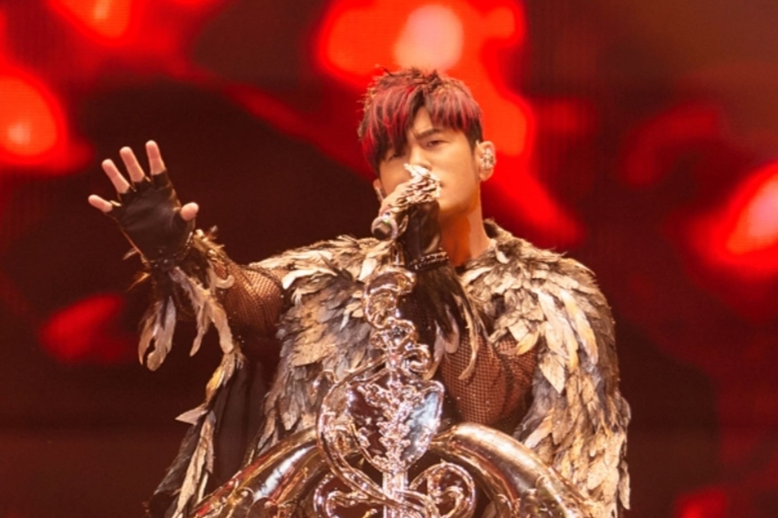 周杰倫遭酸「划水」3小時只唱90分鐘？真相翻轉打臉黑粉　黃牛票狂飆6倍