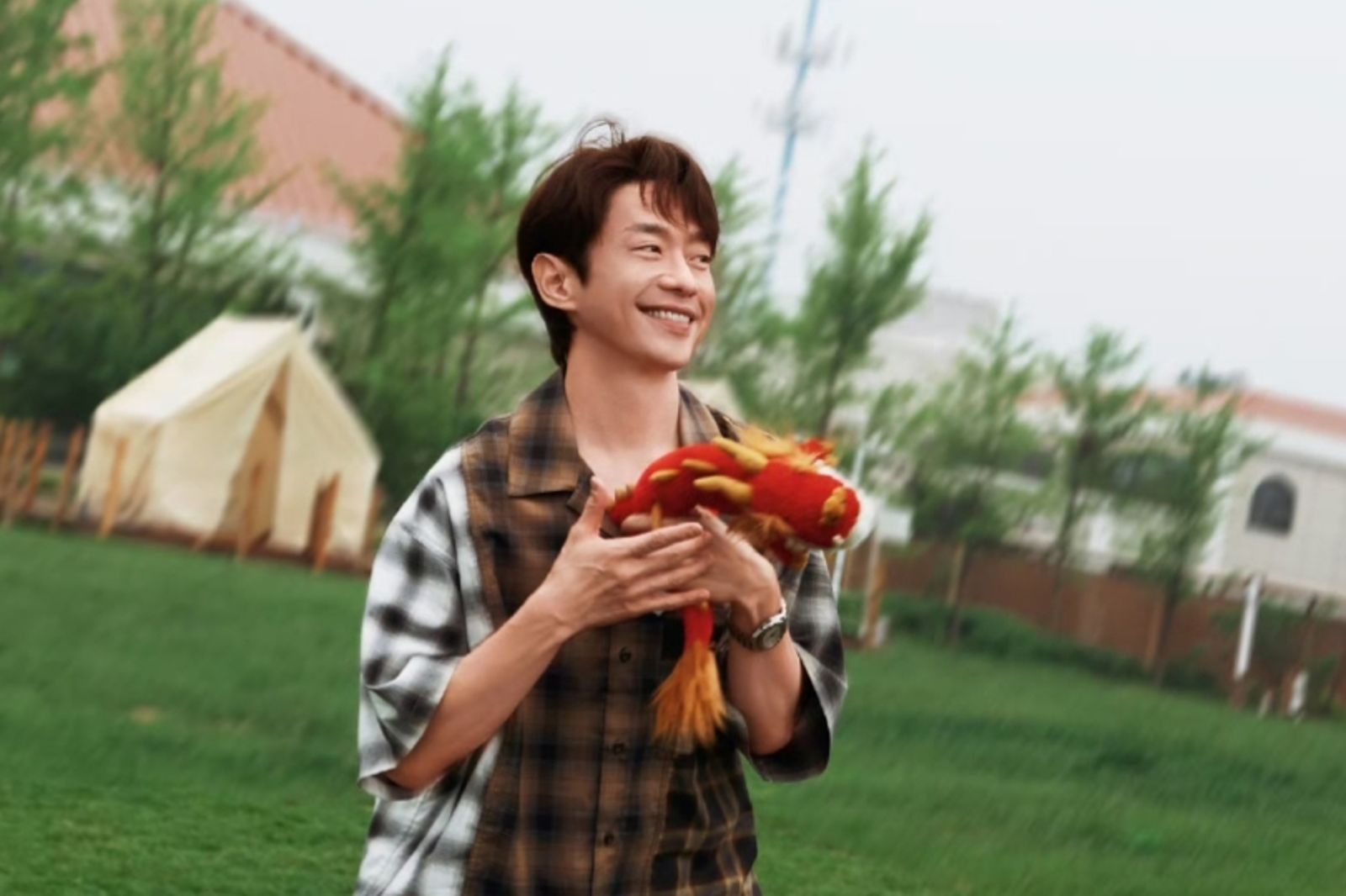 獨家/43歲「微笑王子」現蹤台北網掀暴動!經紀人鬆口超大喜訊