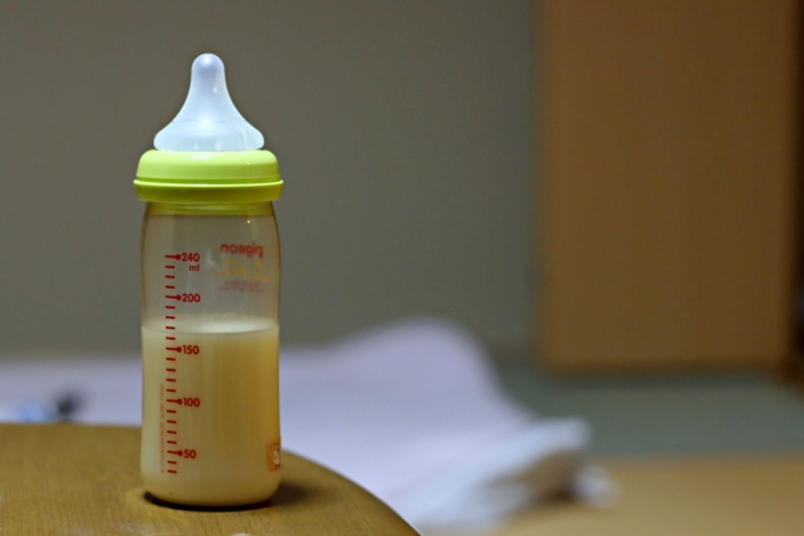 醫師指出「乳糖與蔗糖不同」。示意圖／photoac