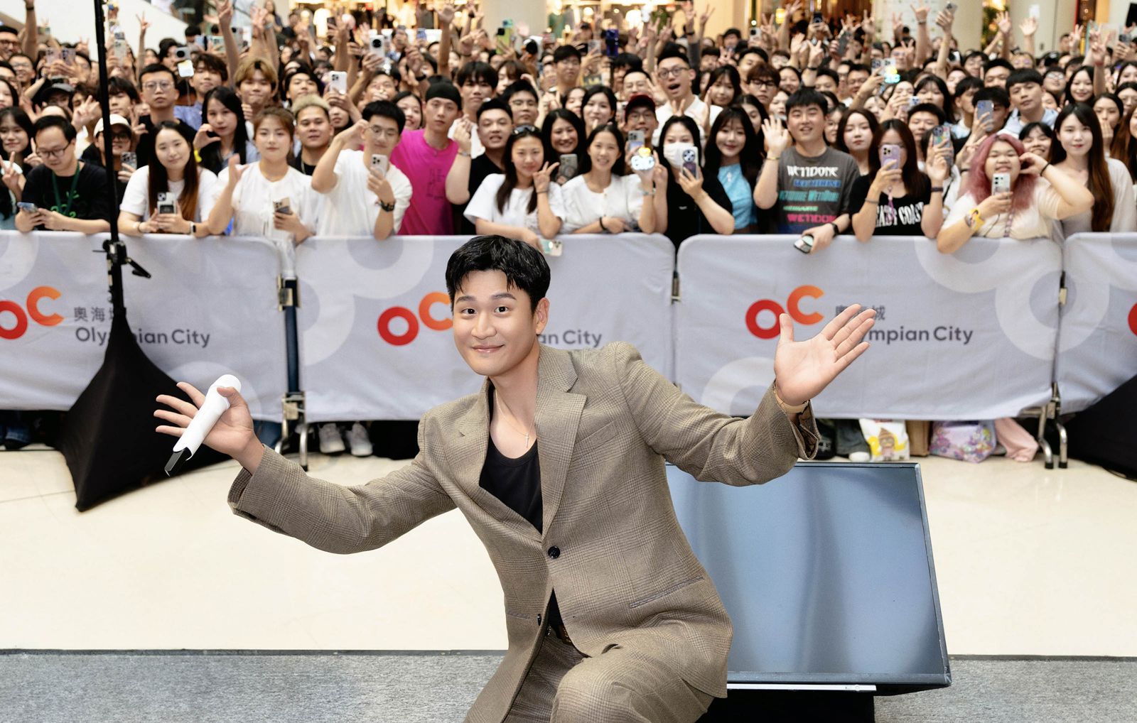 周興哲日前在香港舉辦簽售會。星空飛騰提供