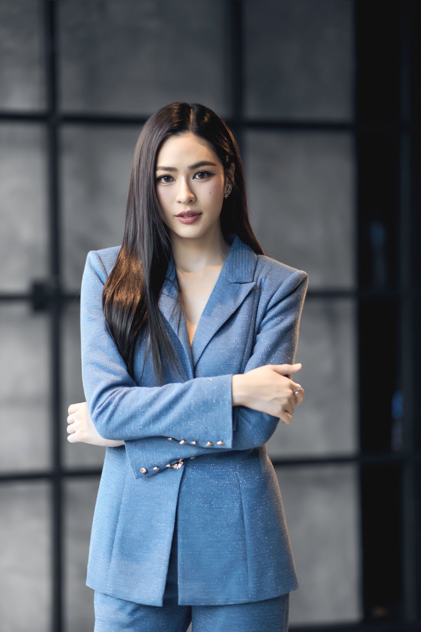 Ling長相甜美,就連在戲外也暖心照顧著搭擋Orm。超奇娛樂提供