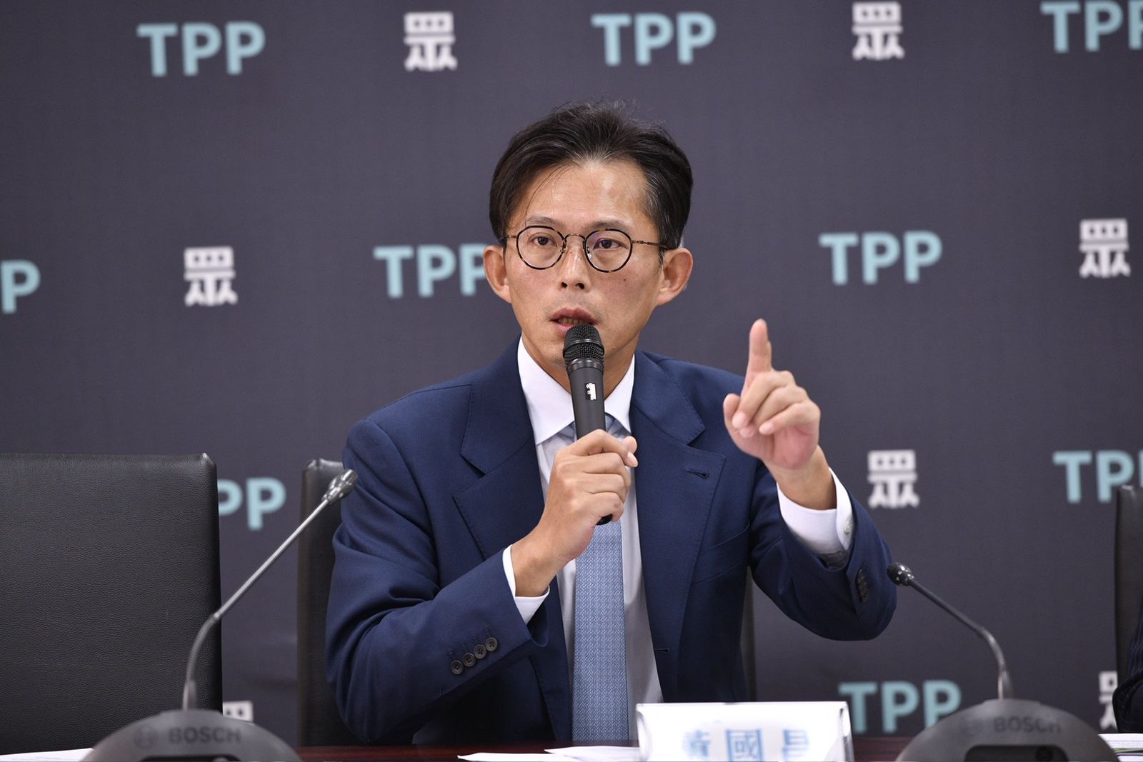 花蓮堰塞湖溢流奪14命！陳駿季稱「無立即危險」　黃國昌砲轟：這就叫官僚殺人