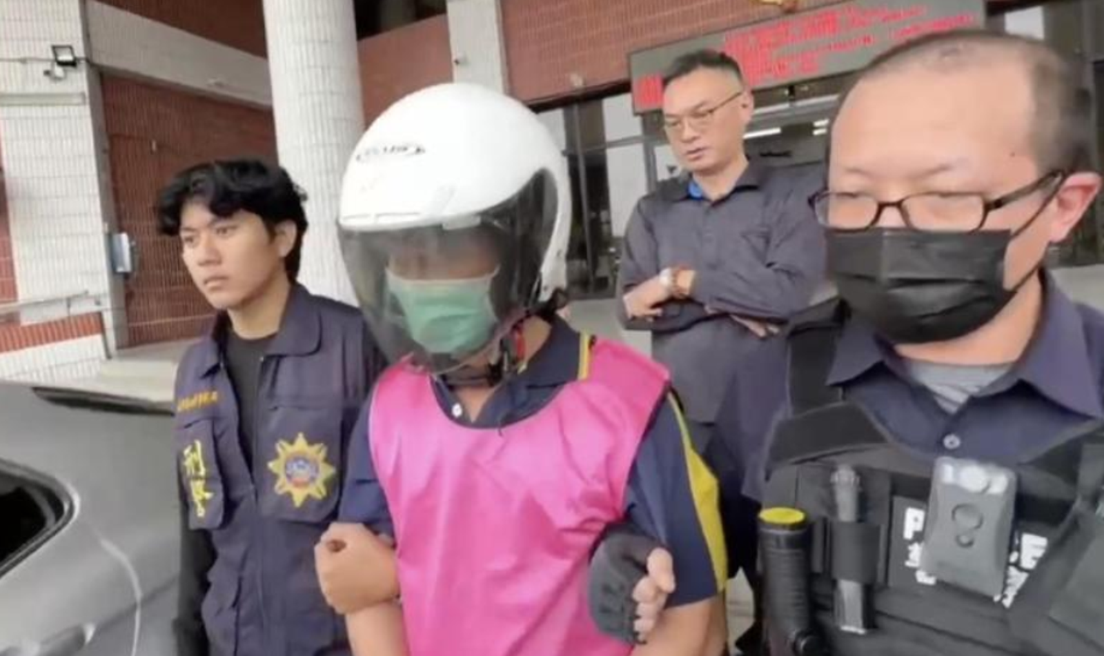 林邊油漆工與母吵架心情差　連擲7枚汽油彈縱火、燒砸6車、搶超商遭聲押