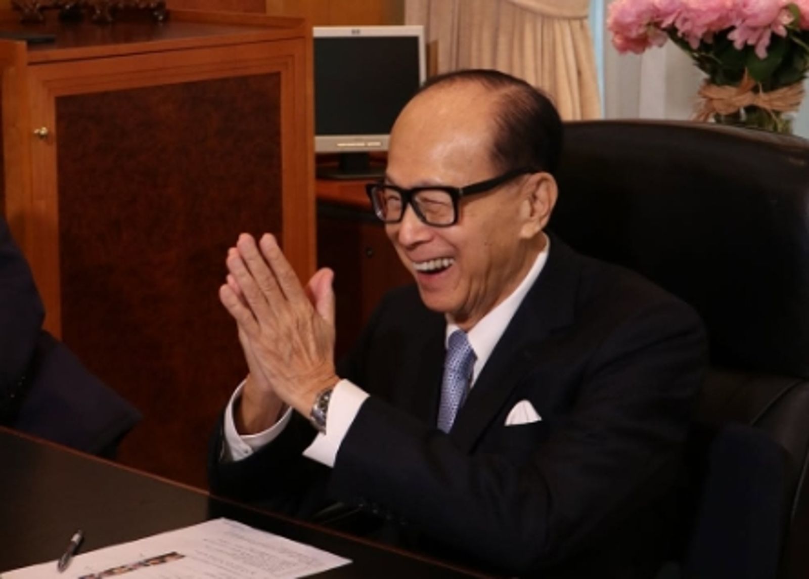 李嘉誠驚傳逝世。圖/翻攝自FB/李嘉誠基金會 Li Ka Shing Foundation