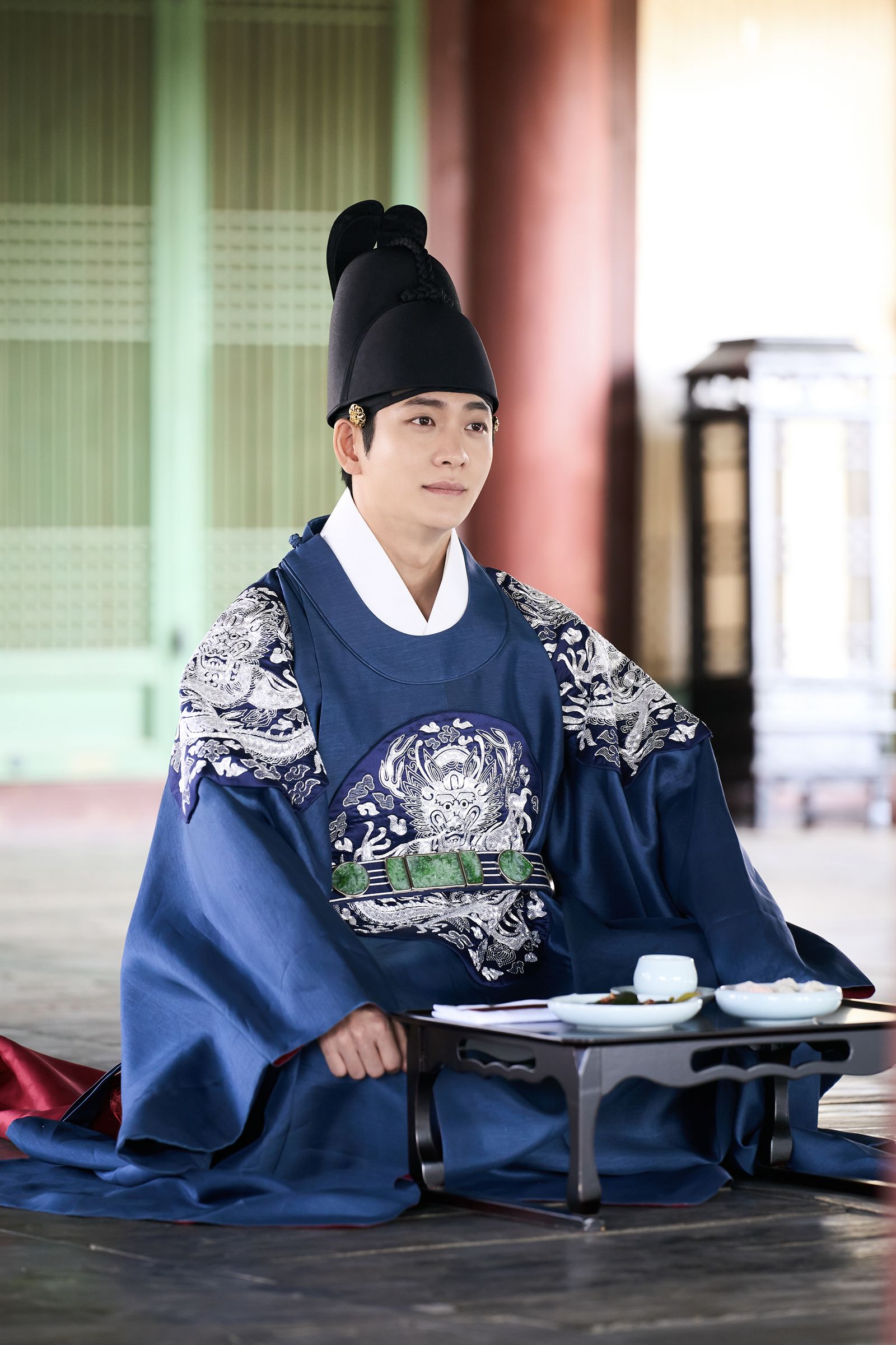 姜泰伍劇中飾演王世子。friDay影音提供