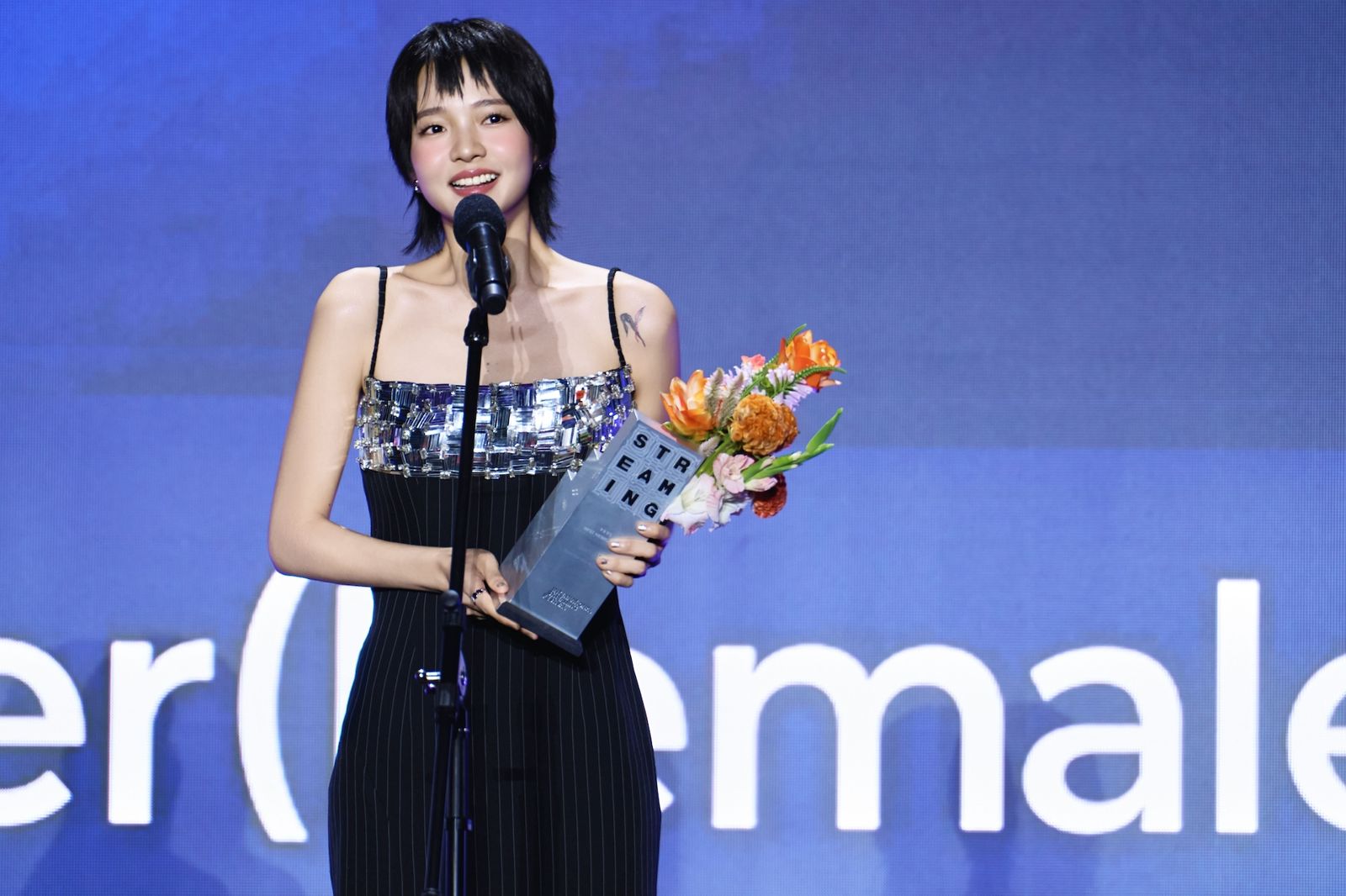 史艾瑪從胖姐手中拿獎! 林廷憶獲全球OTT大獎「最佳女新人獎」:不可思議