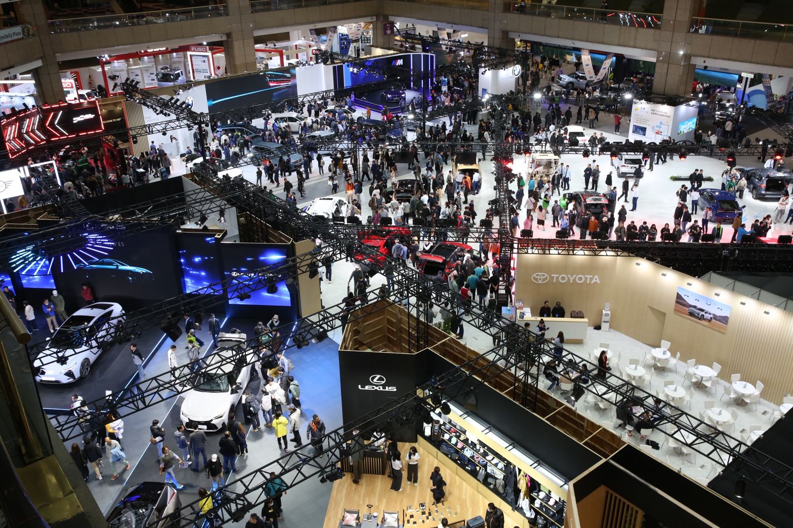 2025嚇出冷汗守住41萬輛　龍頭和泰點火：2026車市要上衝44萬輛