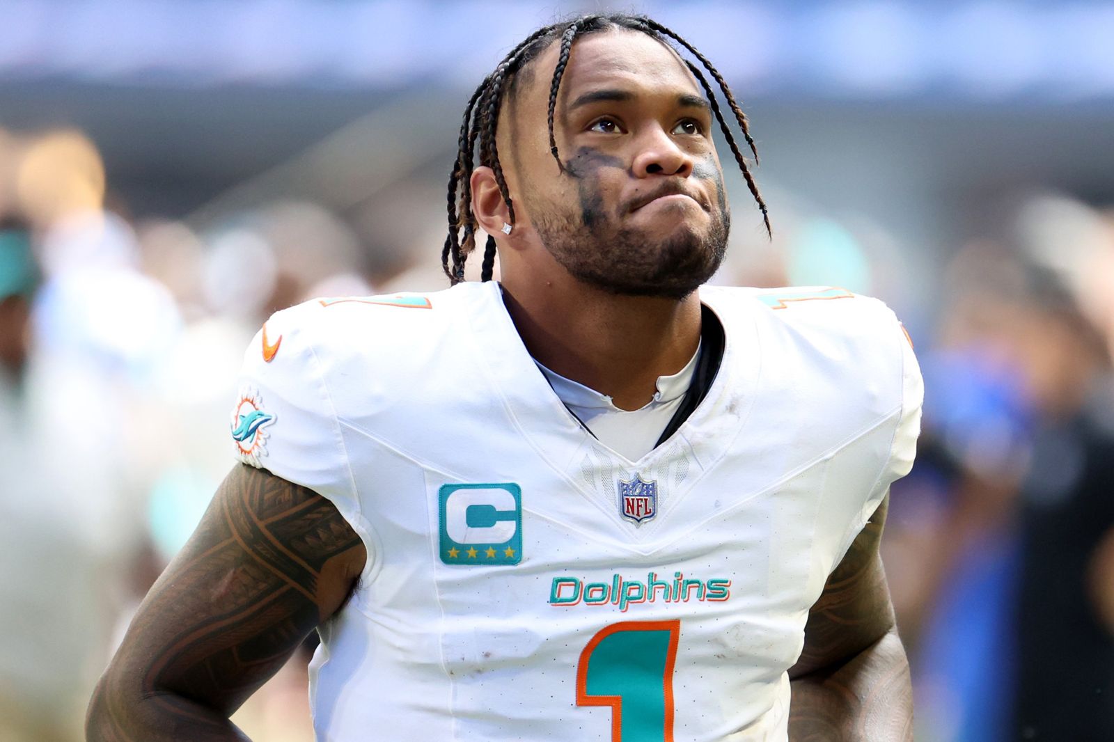 NFL／海豚開季兩連敗！球迷拉布條喊「Fire」主帥　明日強碰Josh Allen