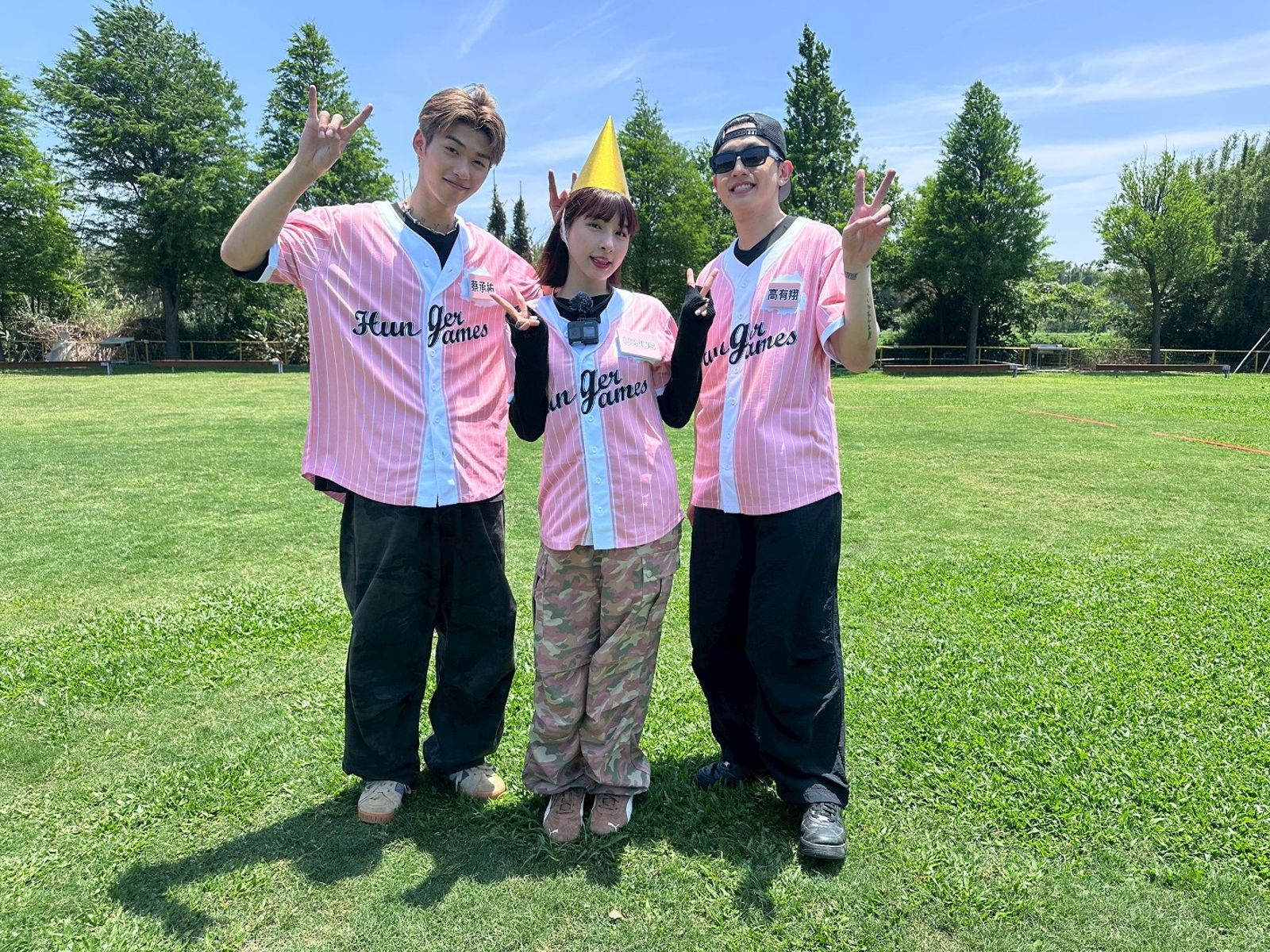 《飢餓遊戲》男團U:NUS、峮峮登上節目 。中視提供