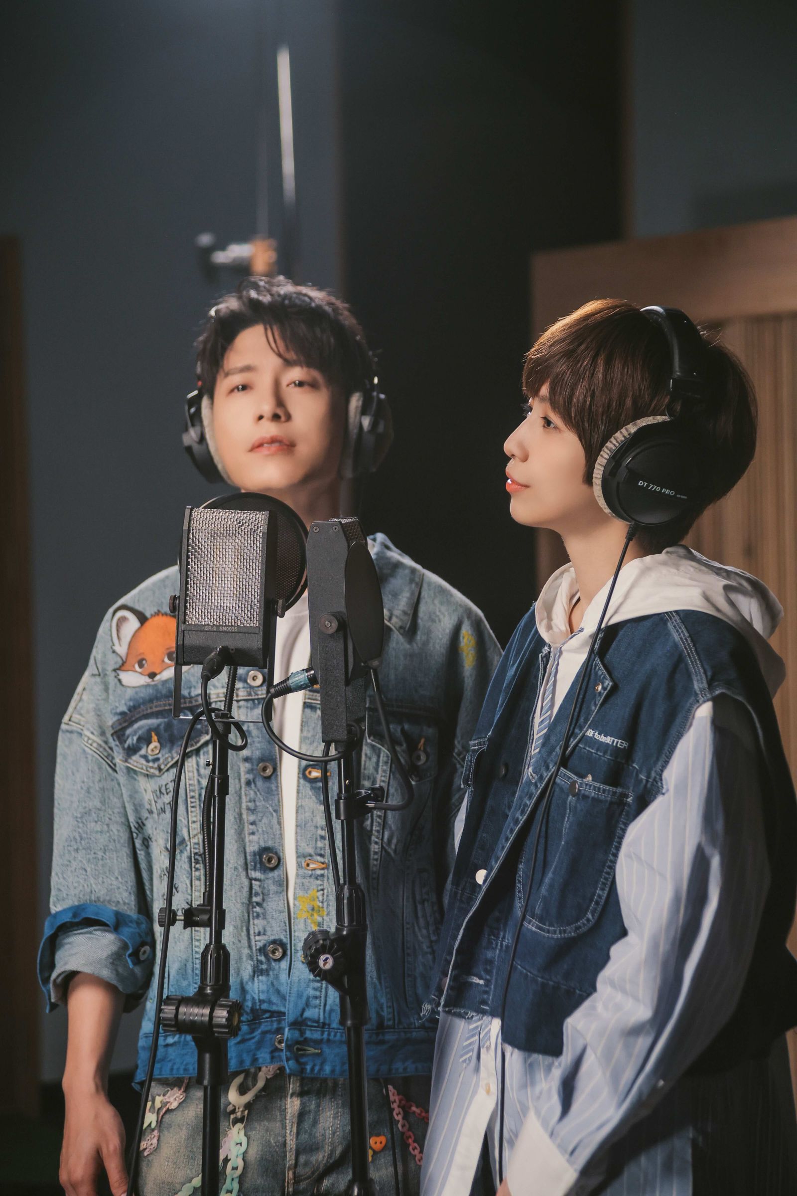 魏嘉瑩邀韋禮安合作新歌〈我不配快樂〉。相映音樂提供