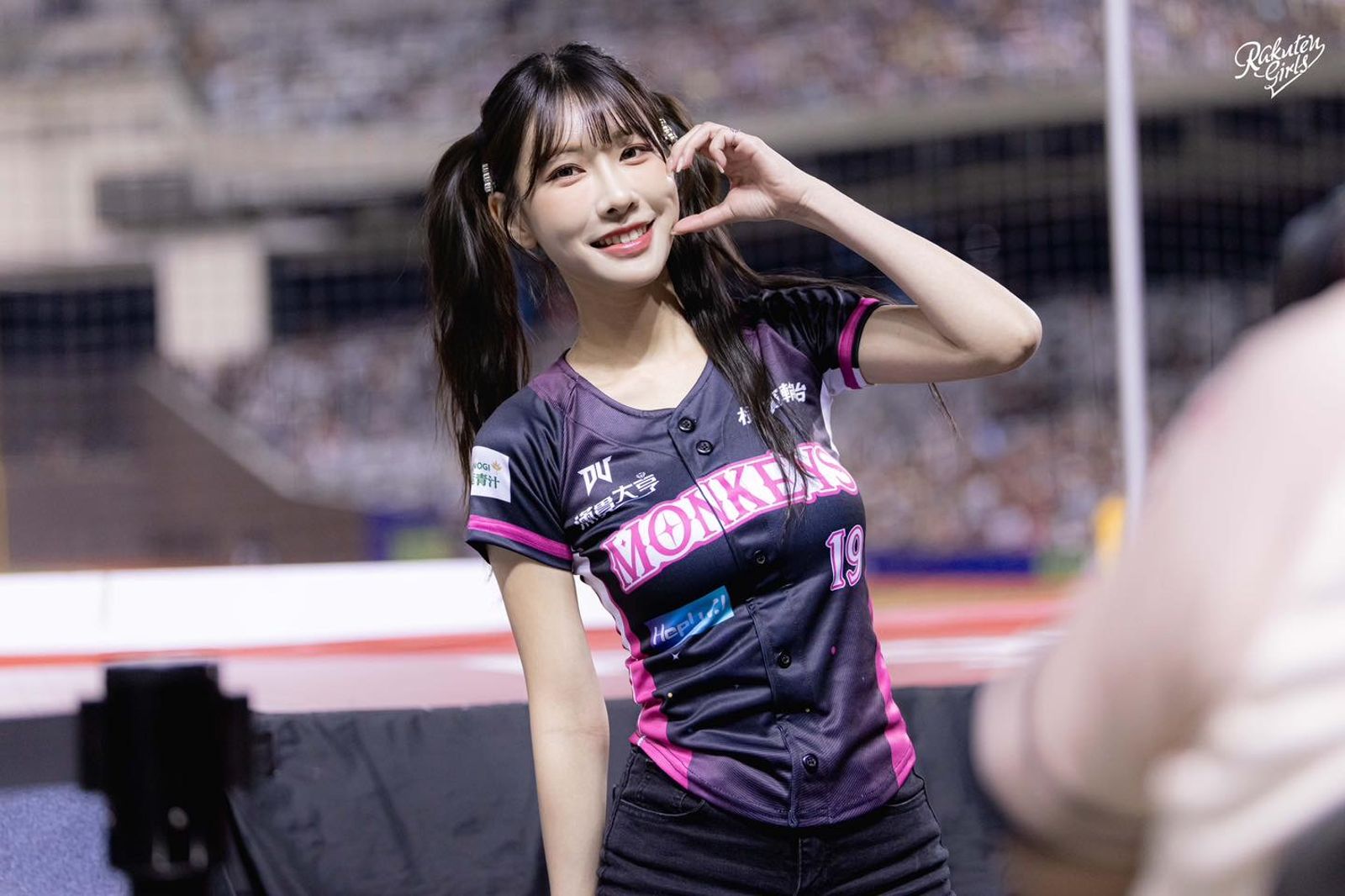 Kira十分感動。樂天桃猿提供