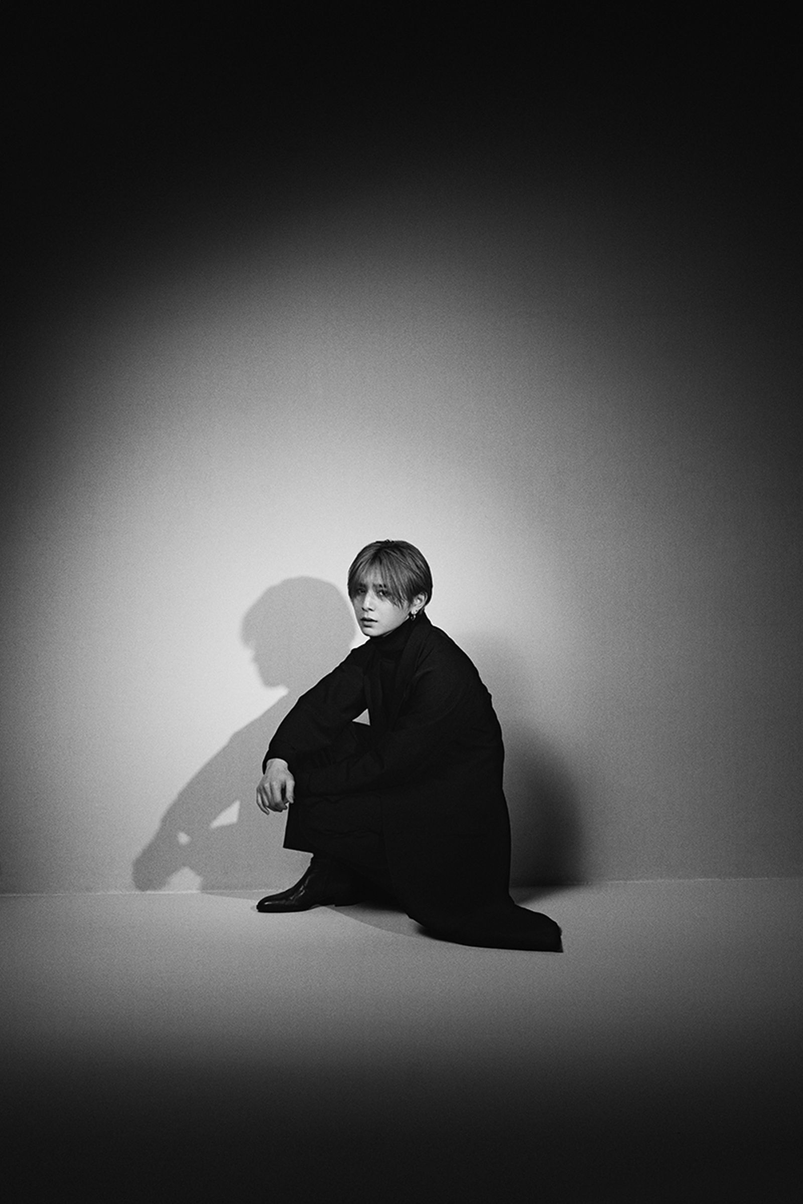 山田涼介首度以個人名義發行專輯《RED》。avex taiwan提供