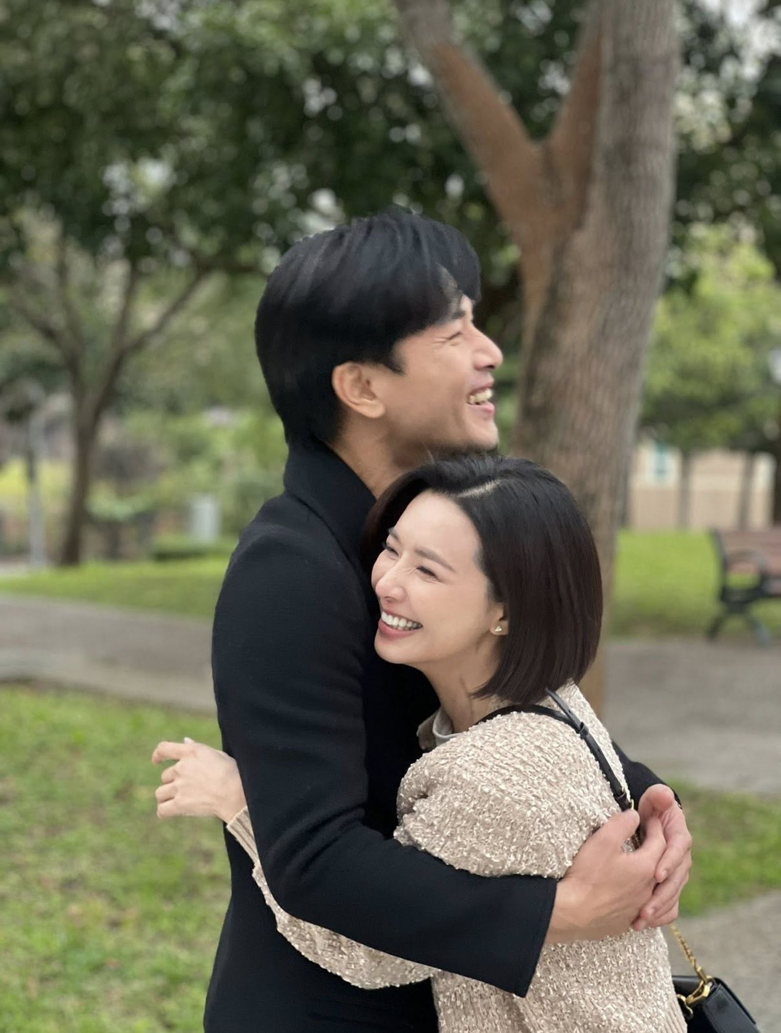 吳婉君(右)與傅子純合作《愛的榮耀》。翻攝吳婉君 Cocco Wu臉書
