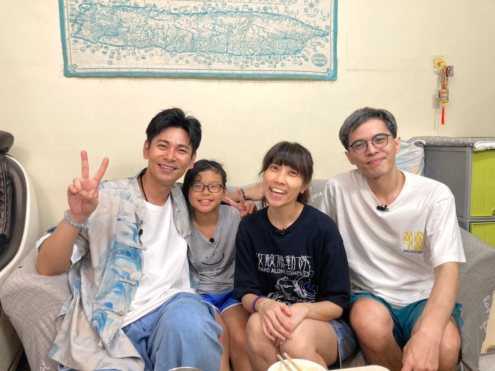 楊子儀（左1）擔任《誰來晚餐16》節目嘉賓。公共電視提供
