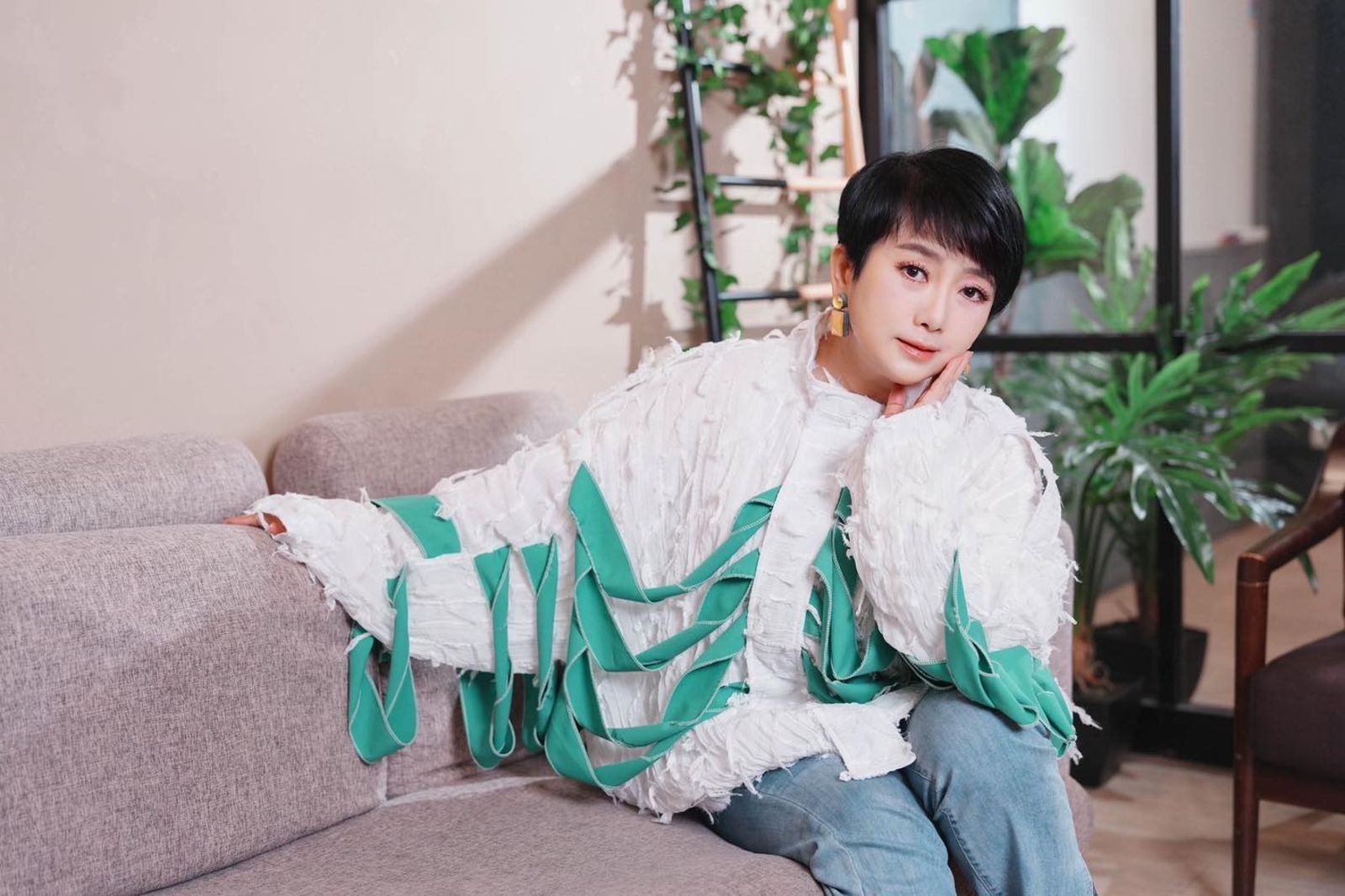 公司大火燒光欠1億鉅債!65歲玉女歌手苦熬17年還清 轉職導遊現況曝光