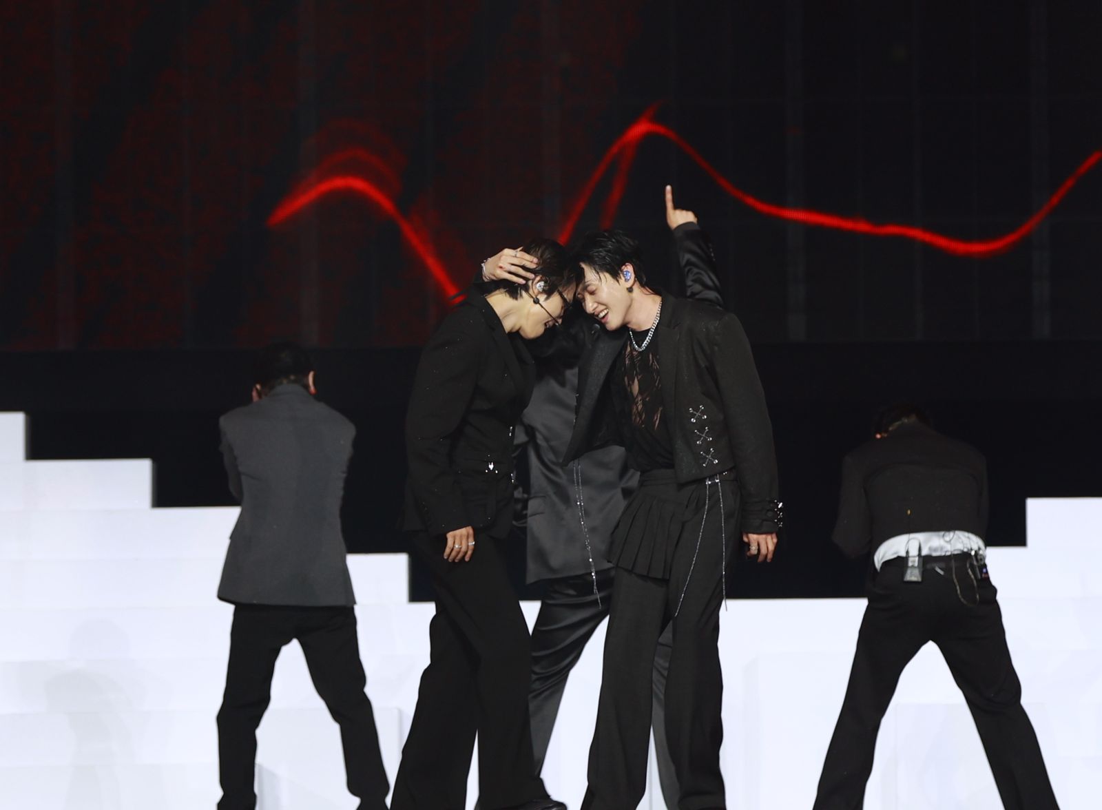 SJ子團搶鏡！D&E無預警大巨蛋貼額放閃　東海曝落淚內幕