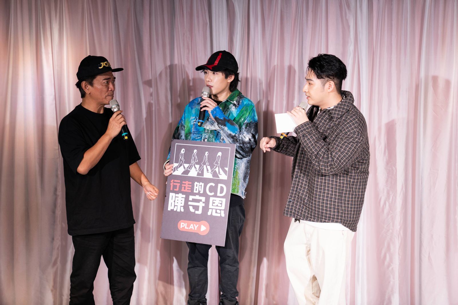 吳宗憲（左）與鹿希派（右）日前出席記者會力挺陳守恩。容易文創提供