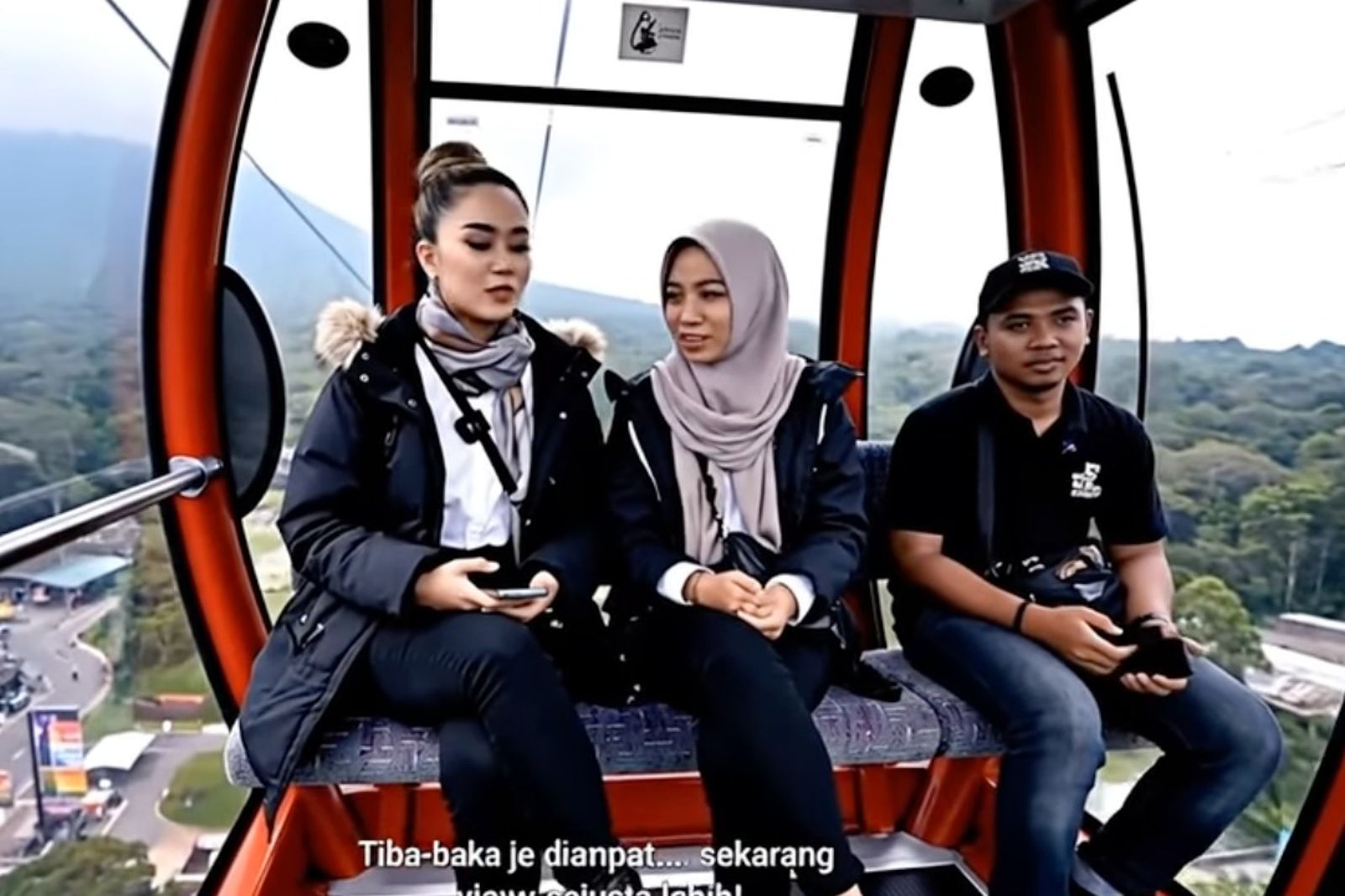 記者、纜車全是AI！老夫婦開車6小時撲空　網一看驚呼：是火箭隊