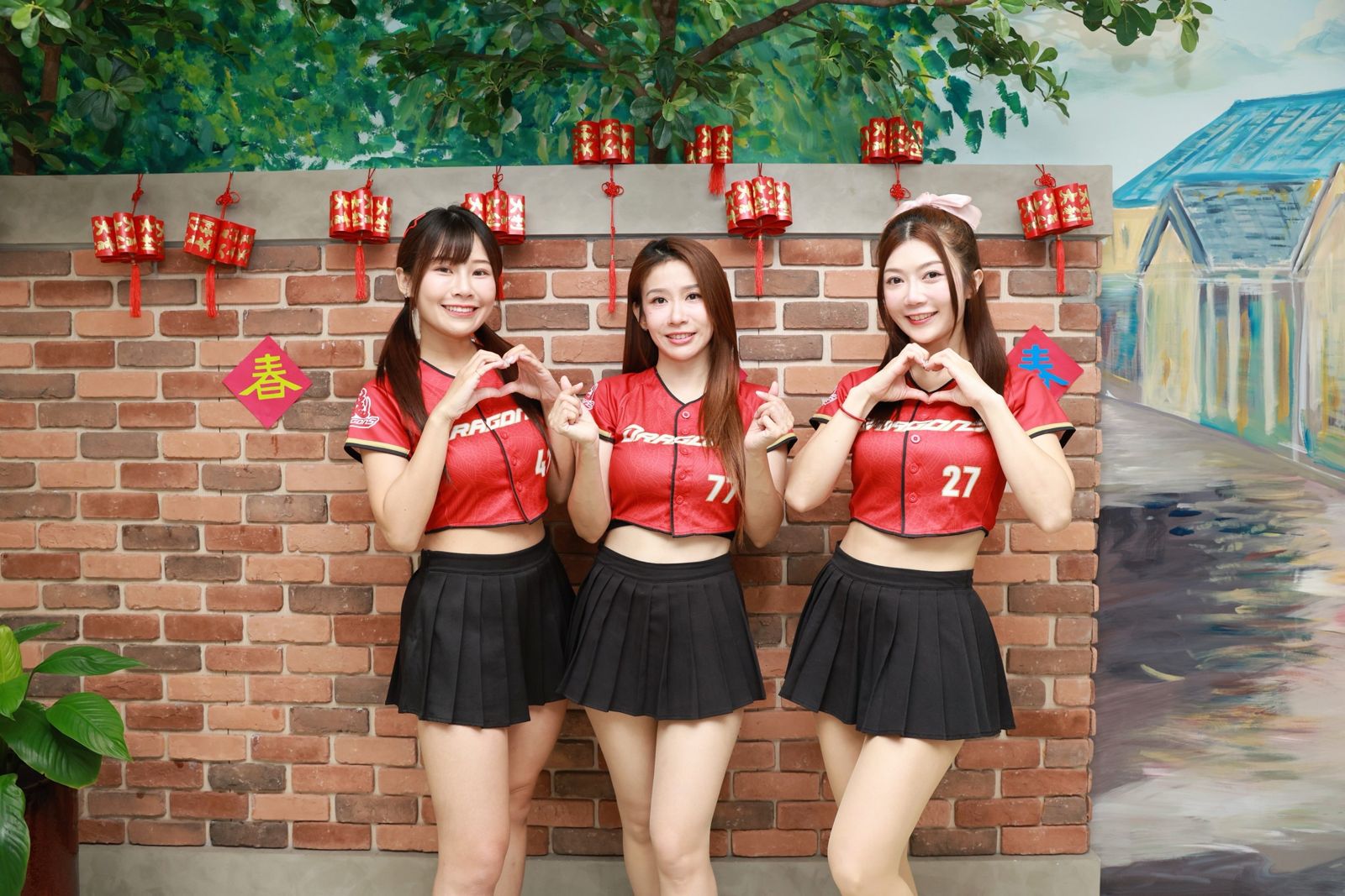 最後一場比賽「爺爺奶奶們驚喜送應援」　「小龍女」琪琪當場感動落淚