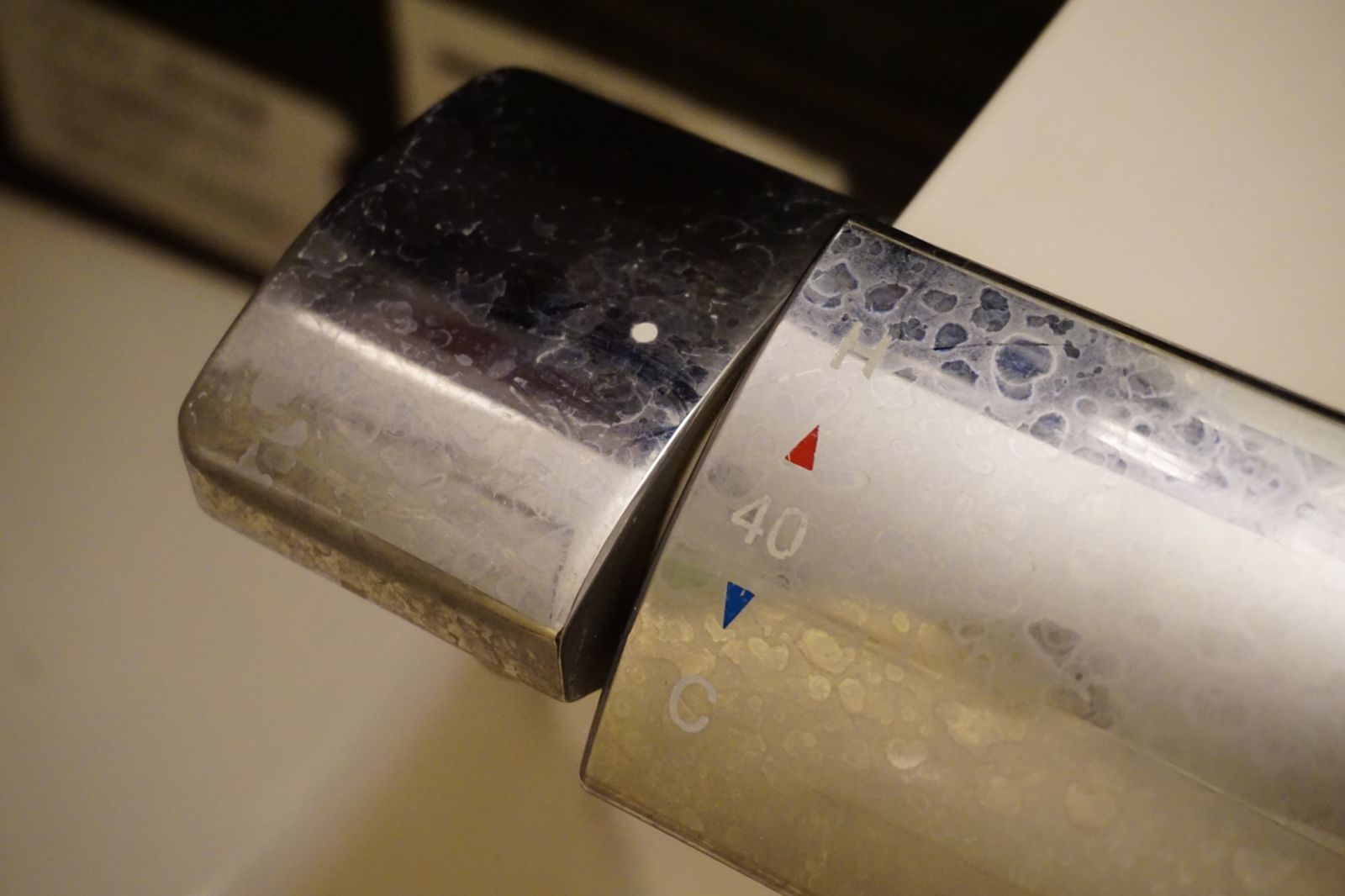 別再用清潔劑！「水龍頭水垢」改用這個東西擦　秒變身亮晶晶