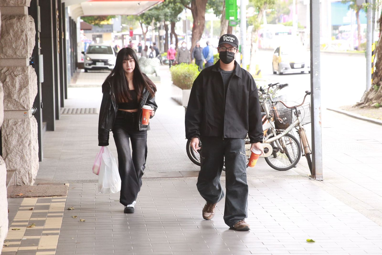 袁惟仁兒女2度現身靈堂陪伴 　被問陸元琪心疼發文反應曝光