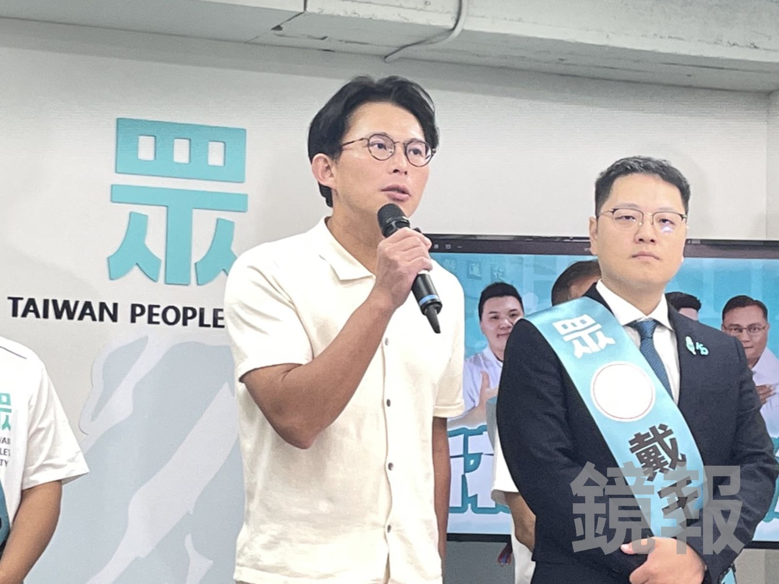 黃國昌爆料梁文傑昔赴雙城論壇 喝爛醉倒飯店大廳「還要國台辦照顧」