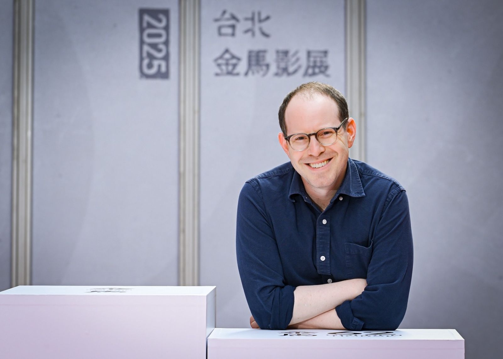 《宿怨》名導在台北看到UFO？　曝瓦昆菲尼克斯正面三點全裸：他超興奮