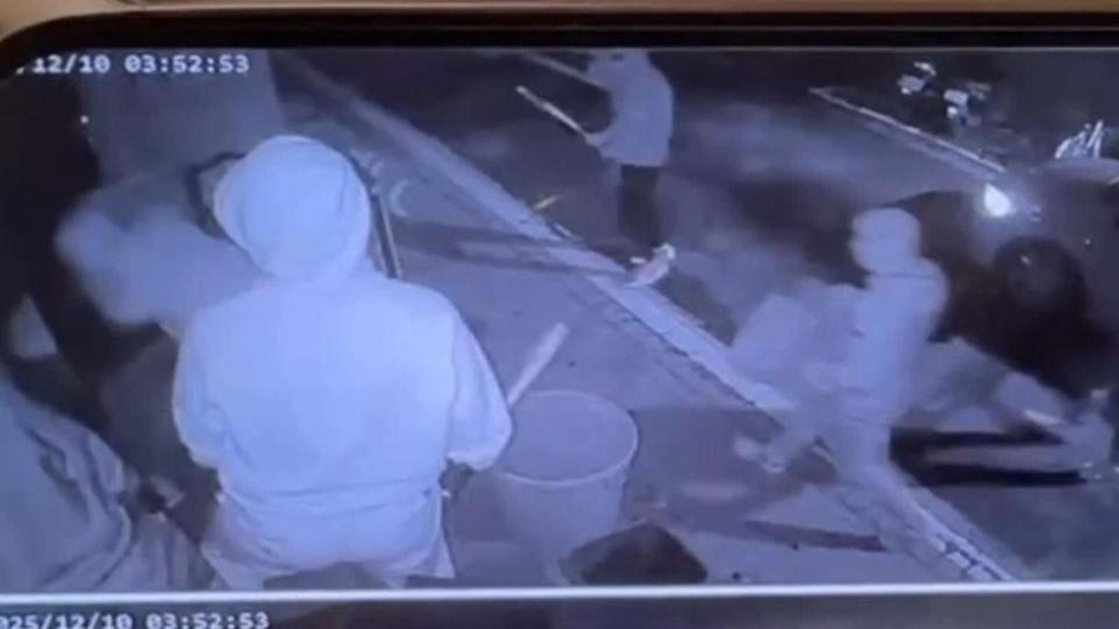 又有3人投案!東區知名私廚遭三環幫砸店潑紅漆 店家急喊「沒和誰結怨」