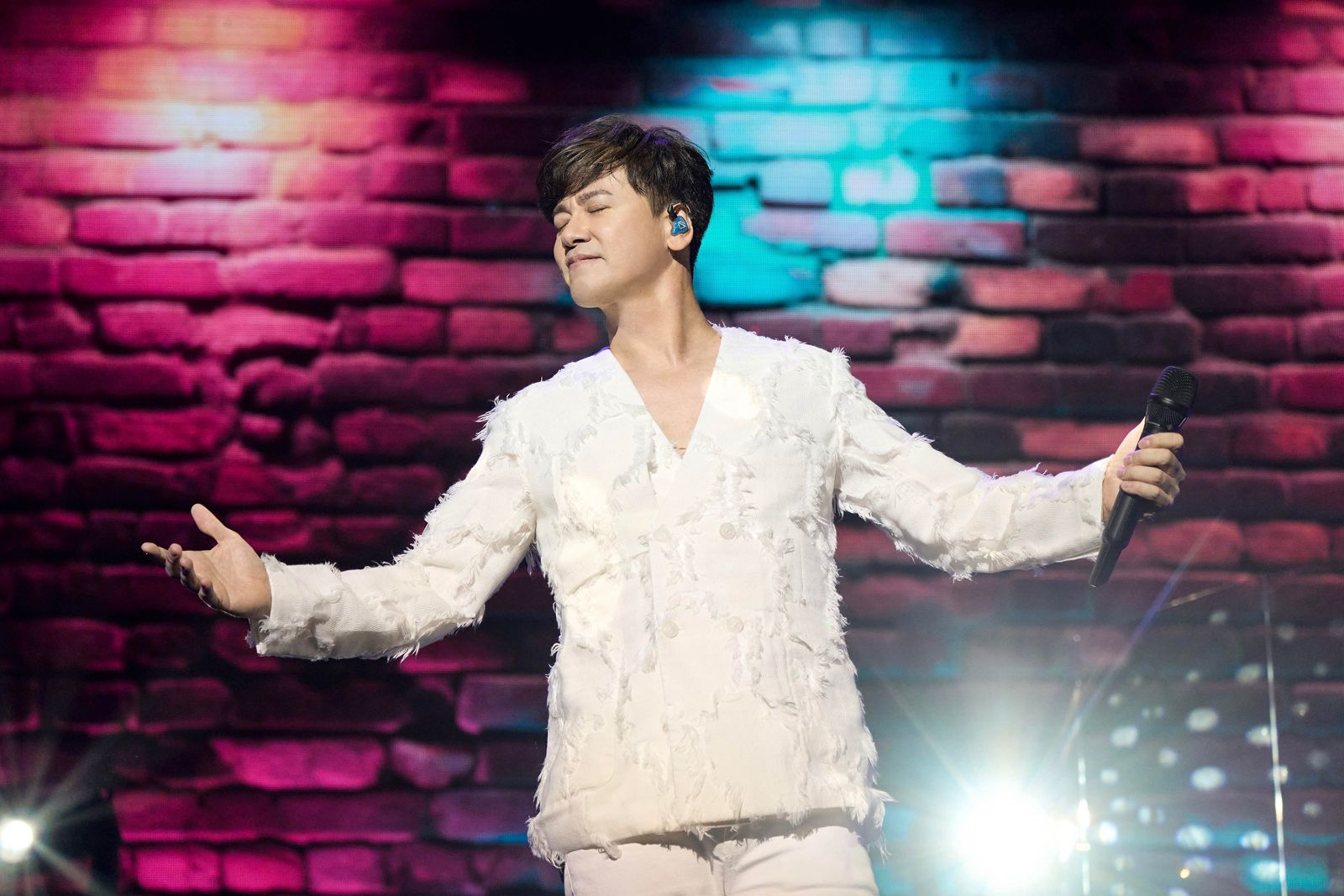 首度攻蛋票房開紅盤！李聖傑「8字」感動吐心聲　粉絲跪求加場