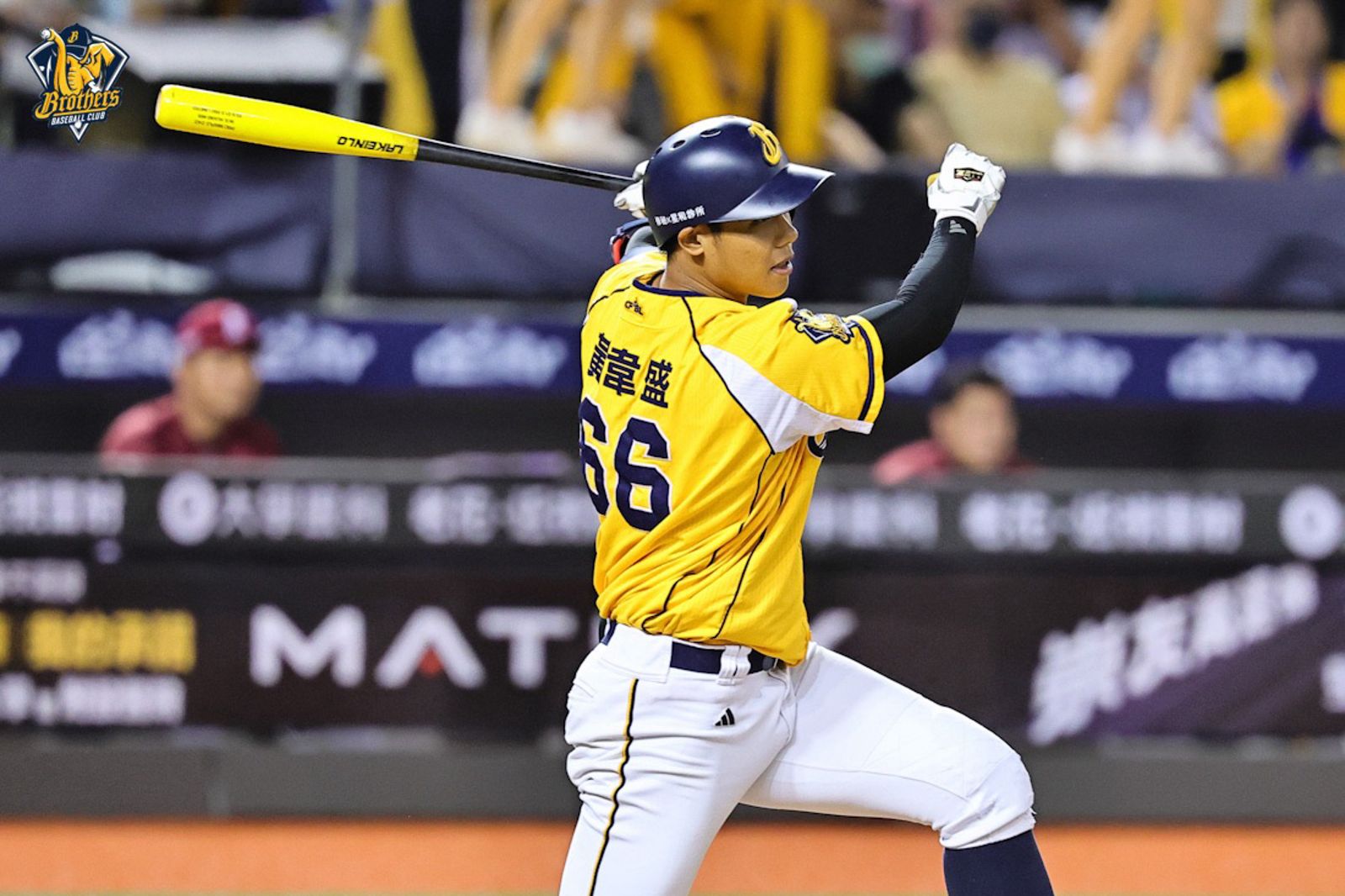 中職／近兩萬人見證逆轉秀！黃韋盛「鐵支」4安發威　兄弟7：5退猿隊