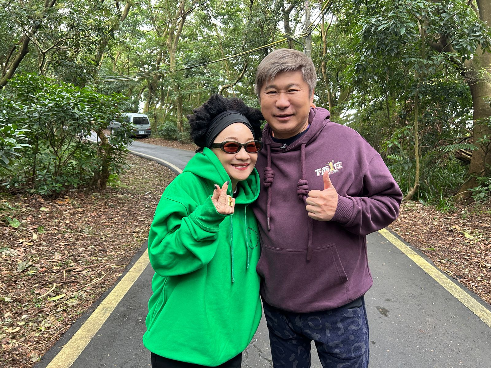 胡瓜、比莉隔20年同框!「烏龍代班」竟成出道契機 憶秀場往事:舞者鞋子飛進客人菜裡