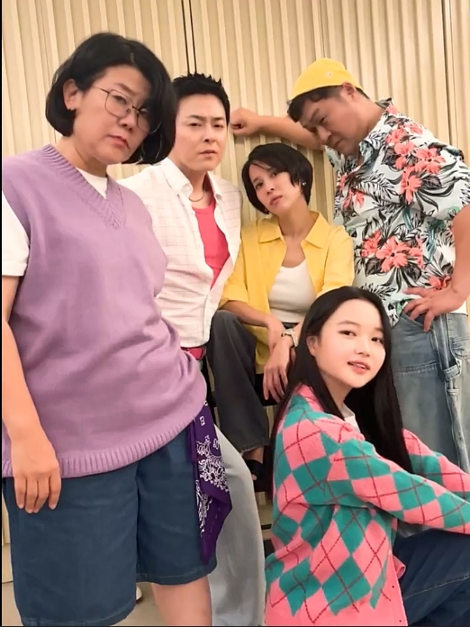 《殭屍女兒》演員群變身惡魔男團。翻攝IG@15ya.baby