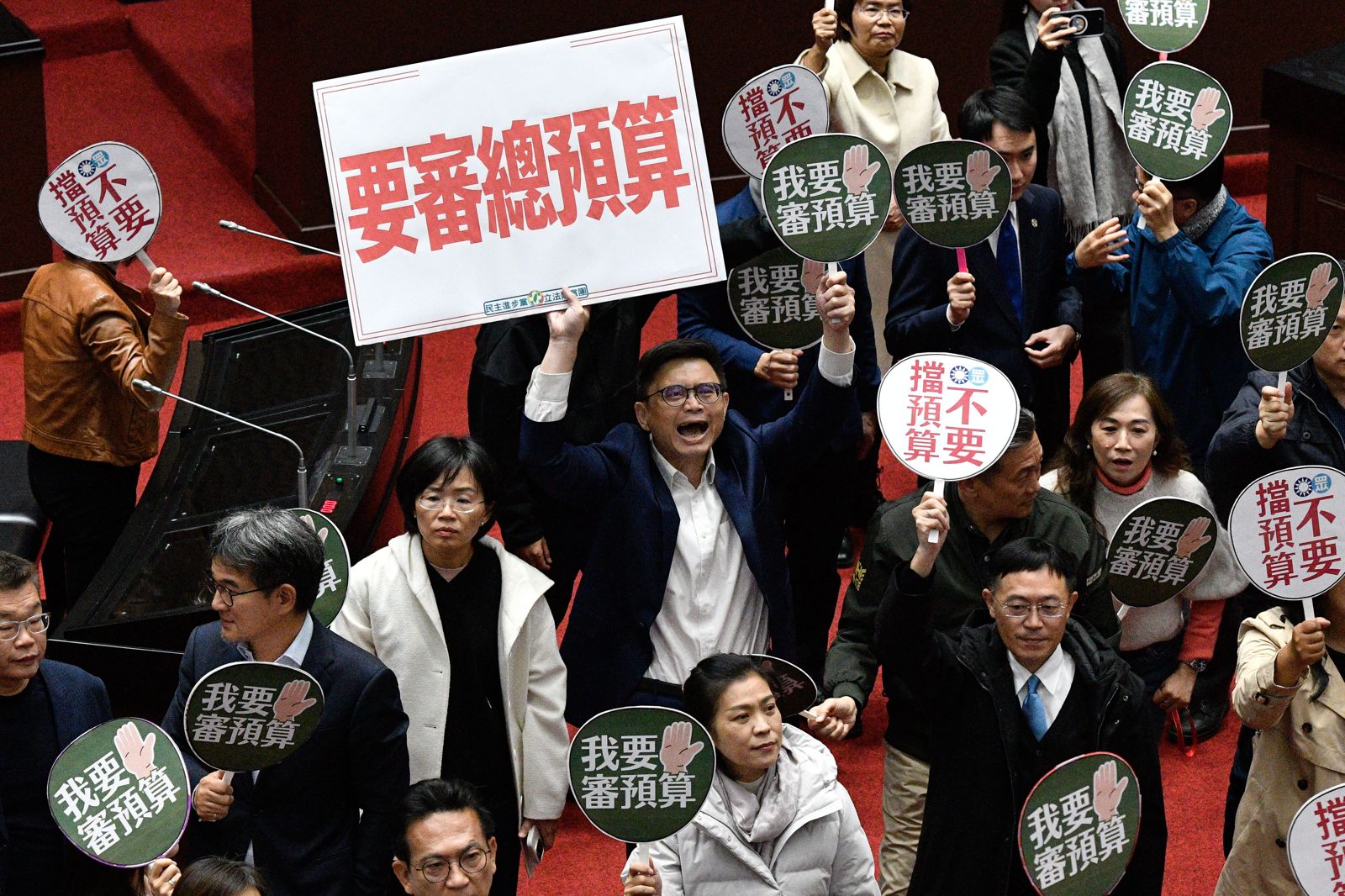 為何立法院不得片面以法律案增加預算？