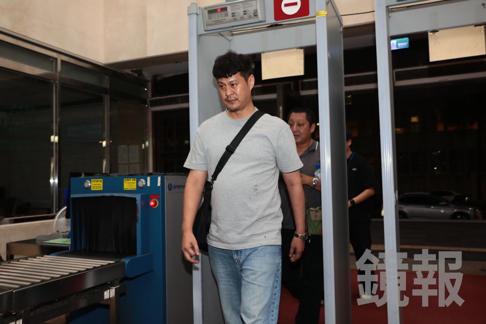 蔡仲衛多次傳送偵辦詐團機房的密錄器影片給鄭。攝影林煒凱