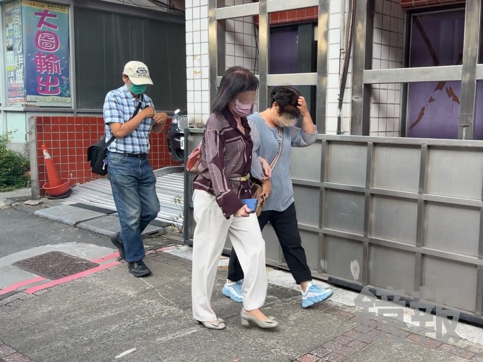 帶3刀直闖富邦人壽砍業務員釀2傷 「暫無法做筆錄」警方找直屬主管釐清業務...父母也來了