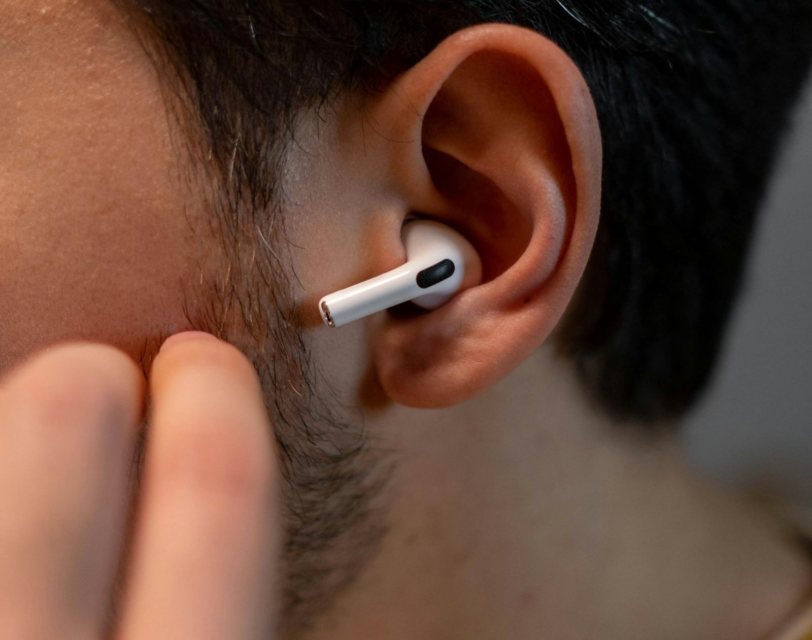 戴耳機恐「害耳朵發霉」！醫揭1小時細菌就倍增：根本豪華溫室